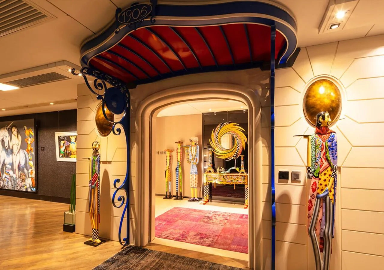 Decorative detail in Hotel Éclat Beijing