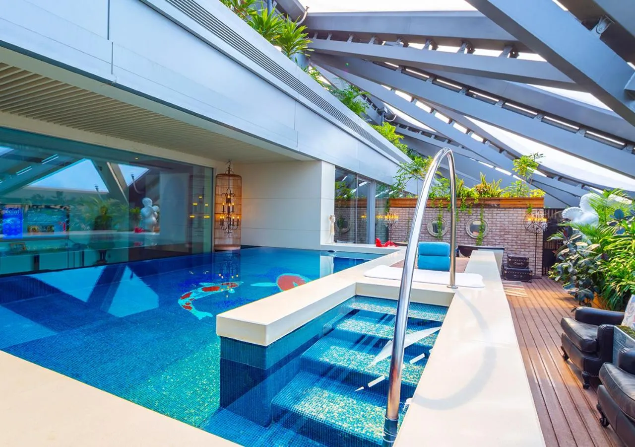 Swimming pool in Hotel Éclat Beijing