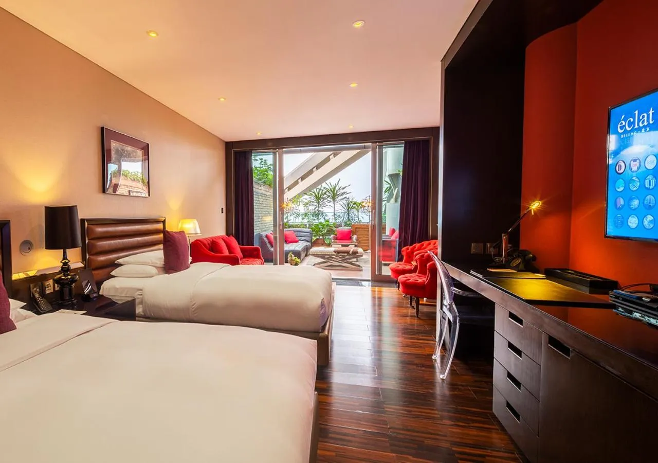 Bed in Hotel Éclat Beijing