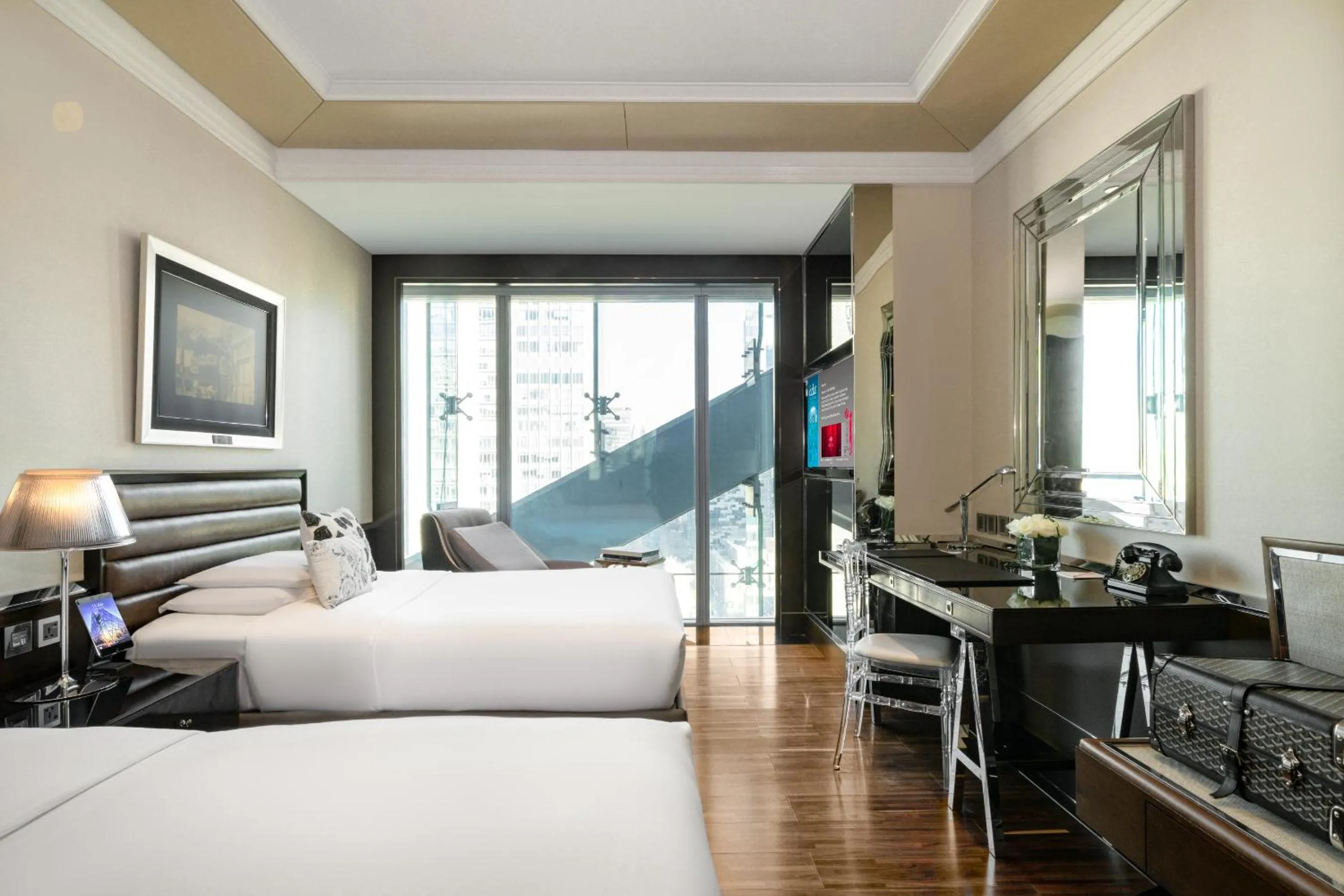 Bedroom, Bed in Hotel Éclat Beijing