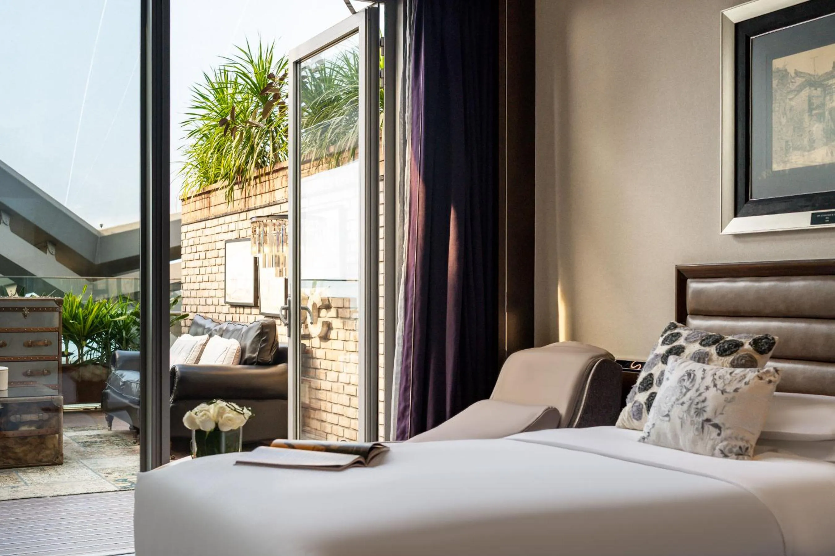 Bedroom, Bed in Hotel Éclat Beijing