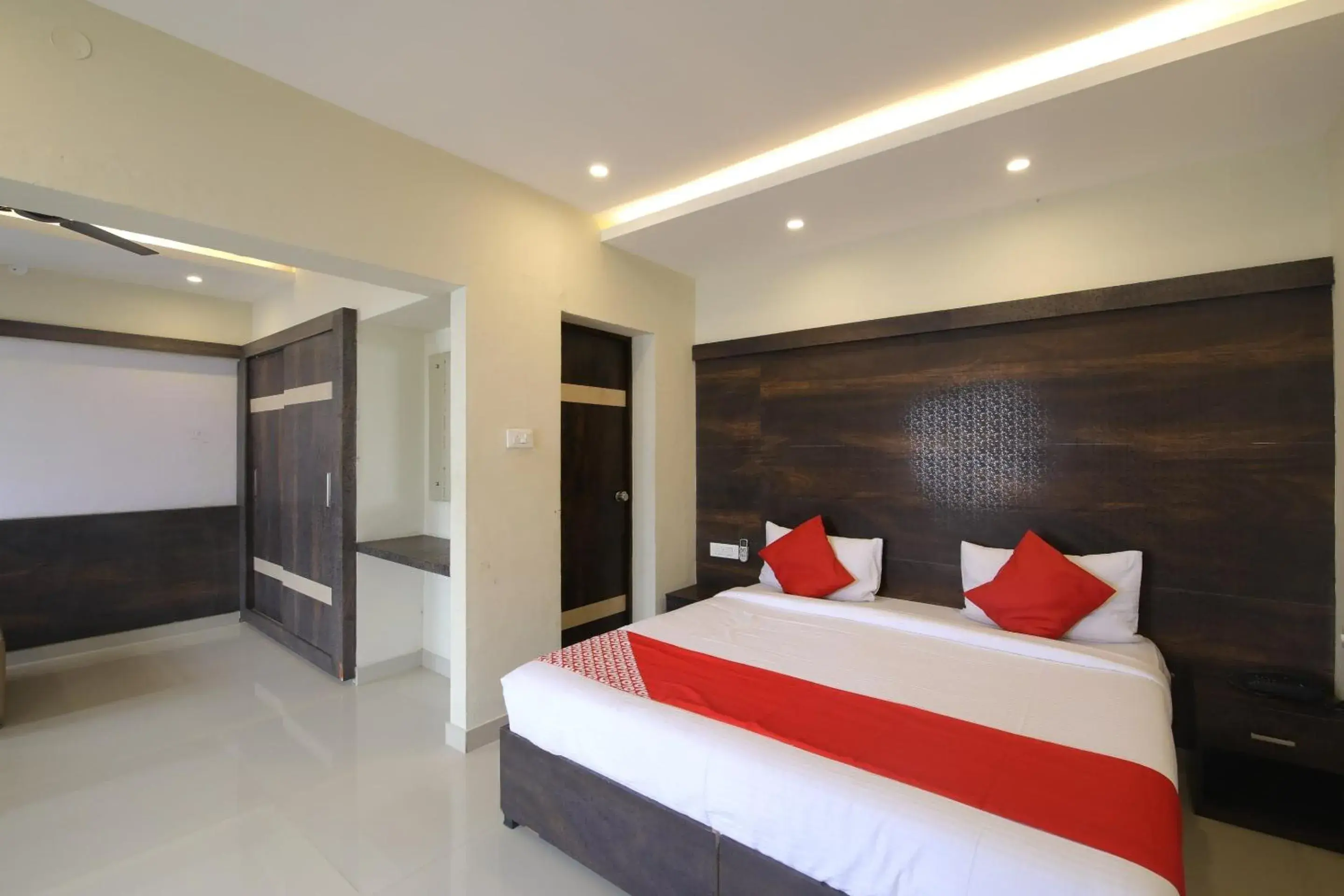 Bedroom, Bed in Collection O Royal Sand Bedroom, Bed in Collection O Royal Sand