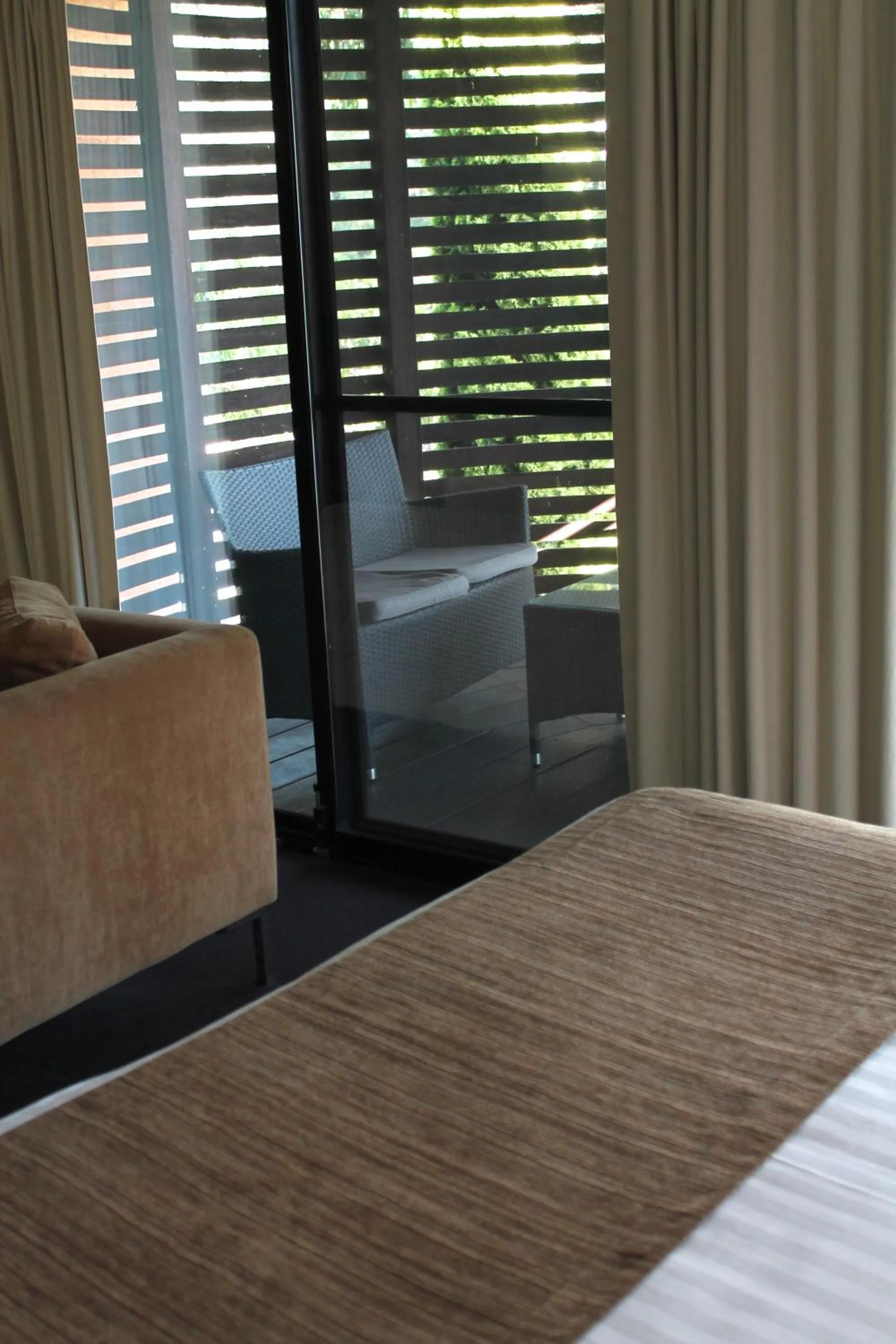 Balcony/Terrace, Bed in The Pemberton Hotel