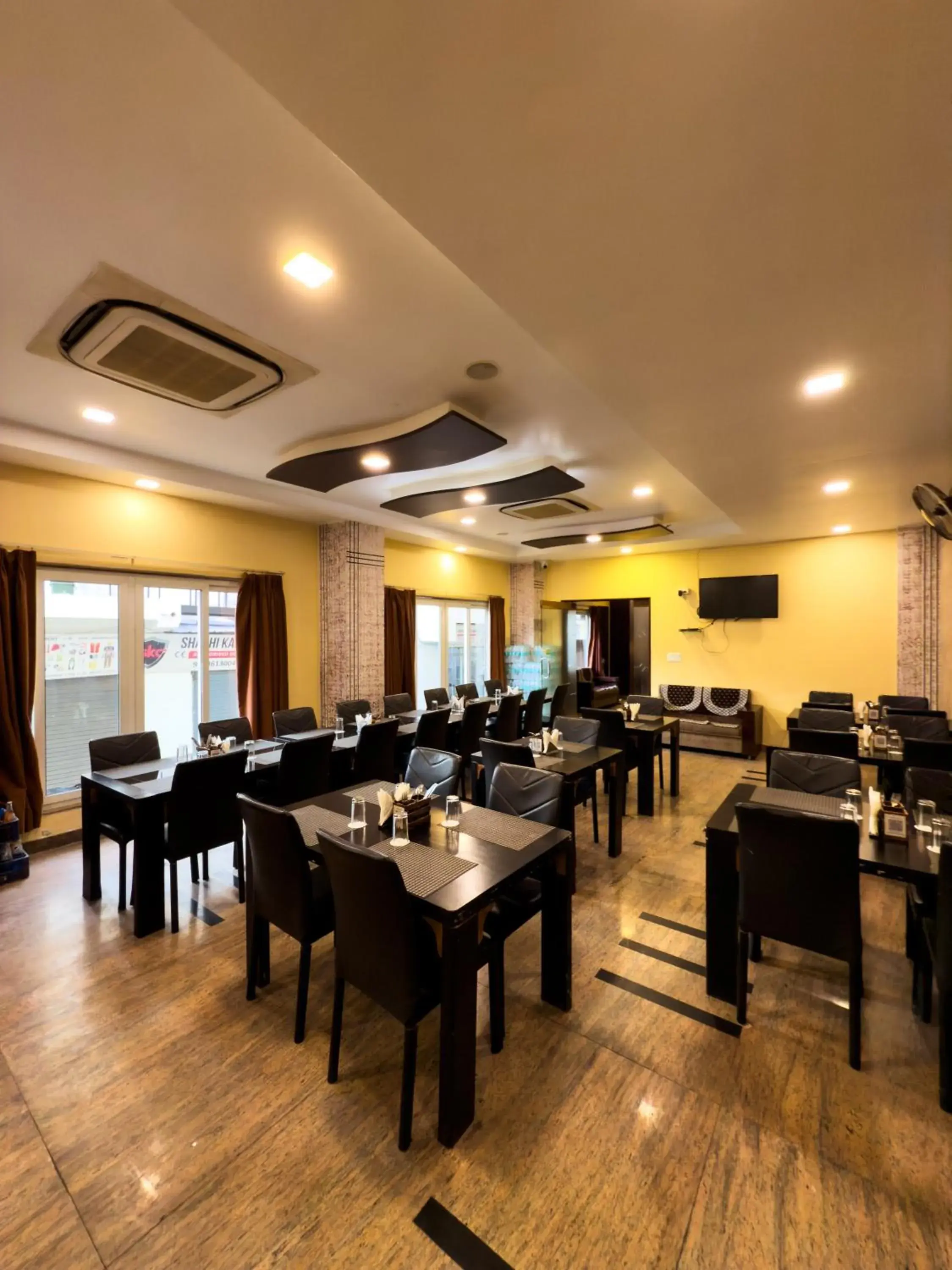 Restaurant/places to eat in Hotel Royal Palm - A Budget Hotel in Udaipur Restaurant/places to eat in Hotel Royal Palm - A Budget Hotel in Udaipur