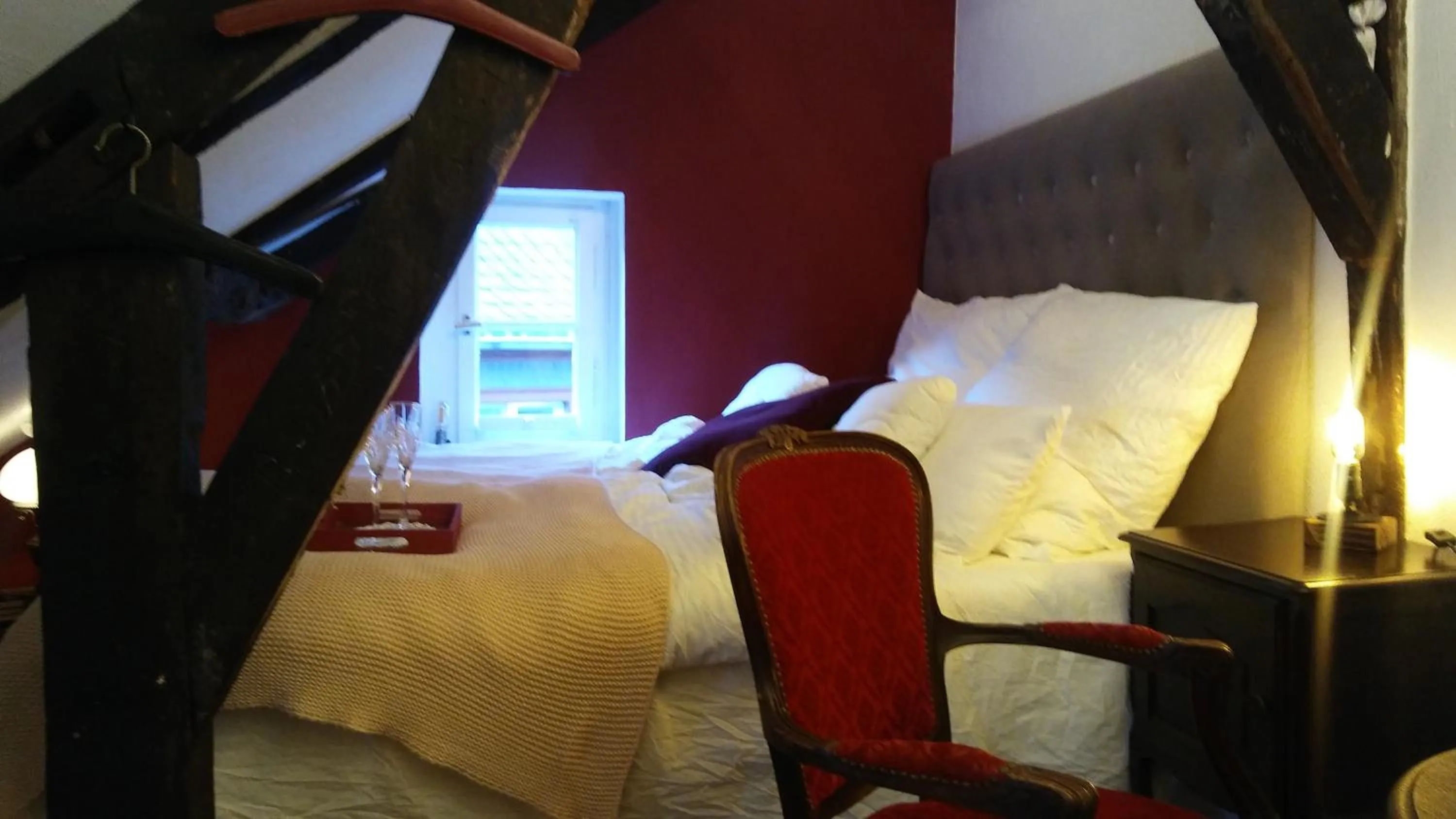 Bed in HIER & JETZT in Monschau City