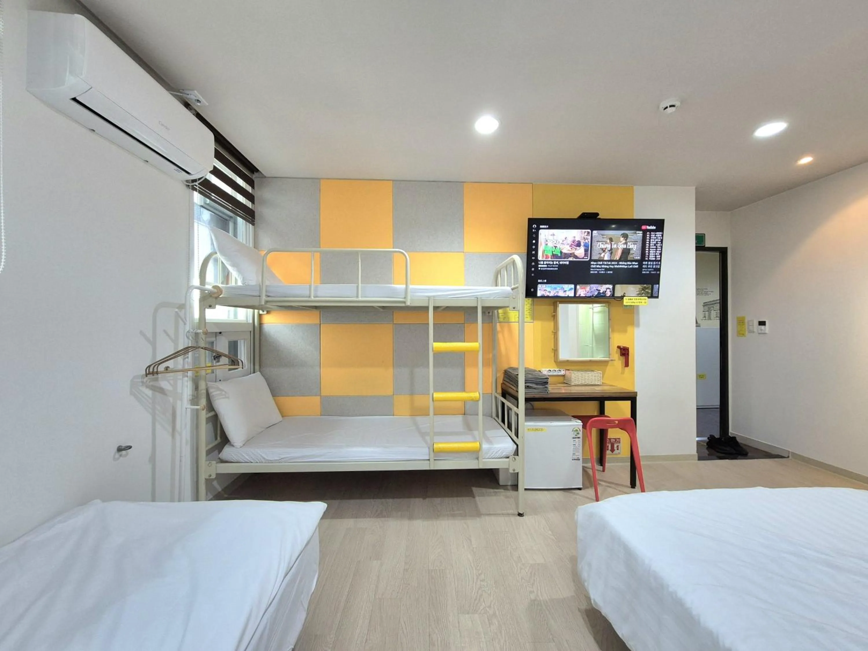 Bedroom, Bed in Hostel Tommy Renewal 2025