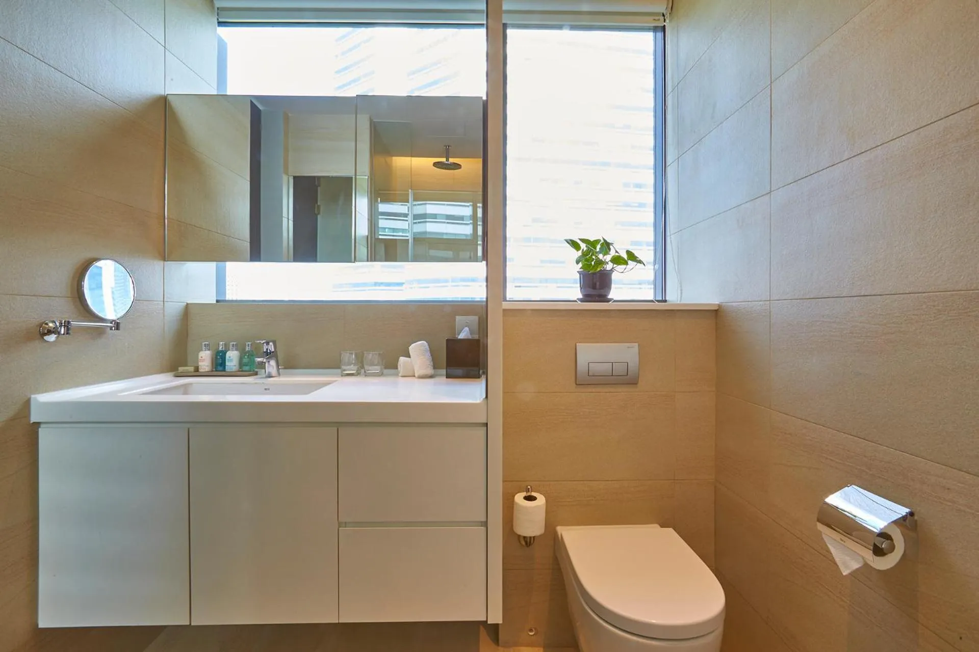 Toilet in Pan Pacific Serviced Suites Beach Road, Singapore