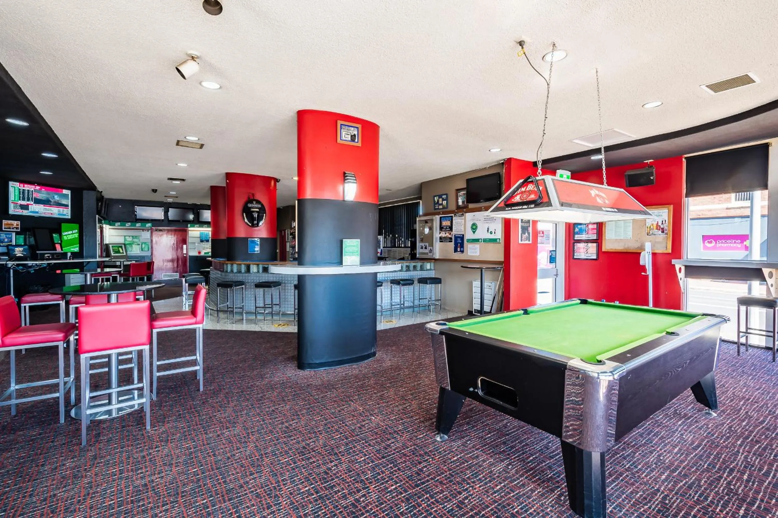 Lounge or bar in The Lighthouse Hotel