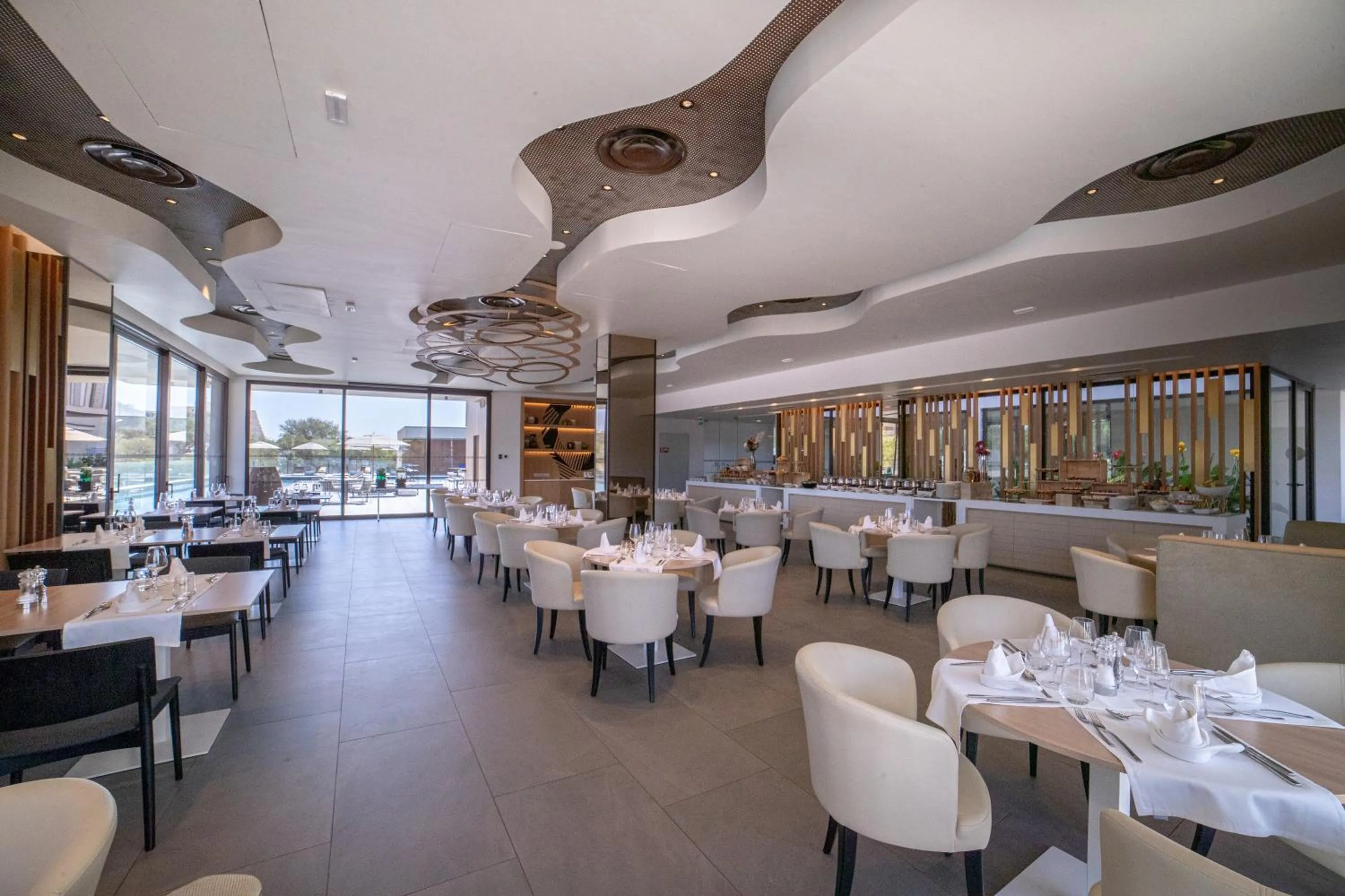 Restaurant/places to eat in Noom Hotel Niamey