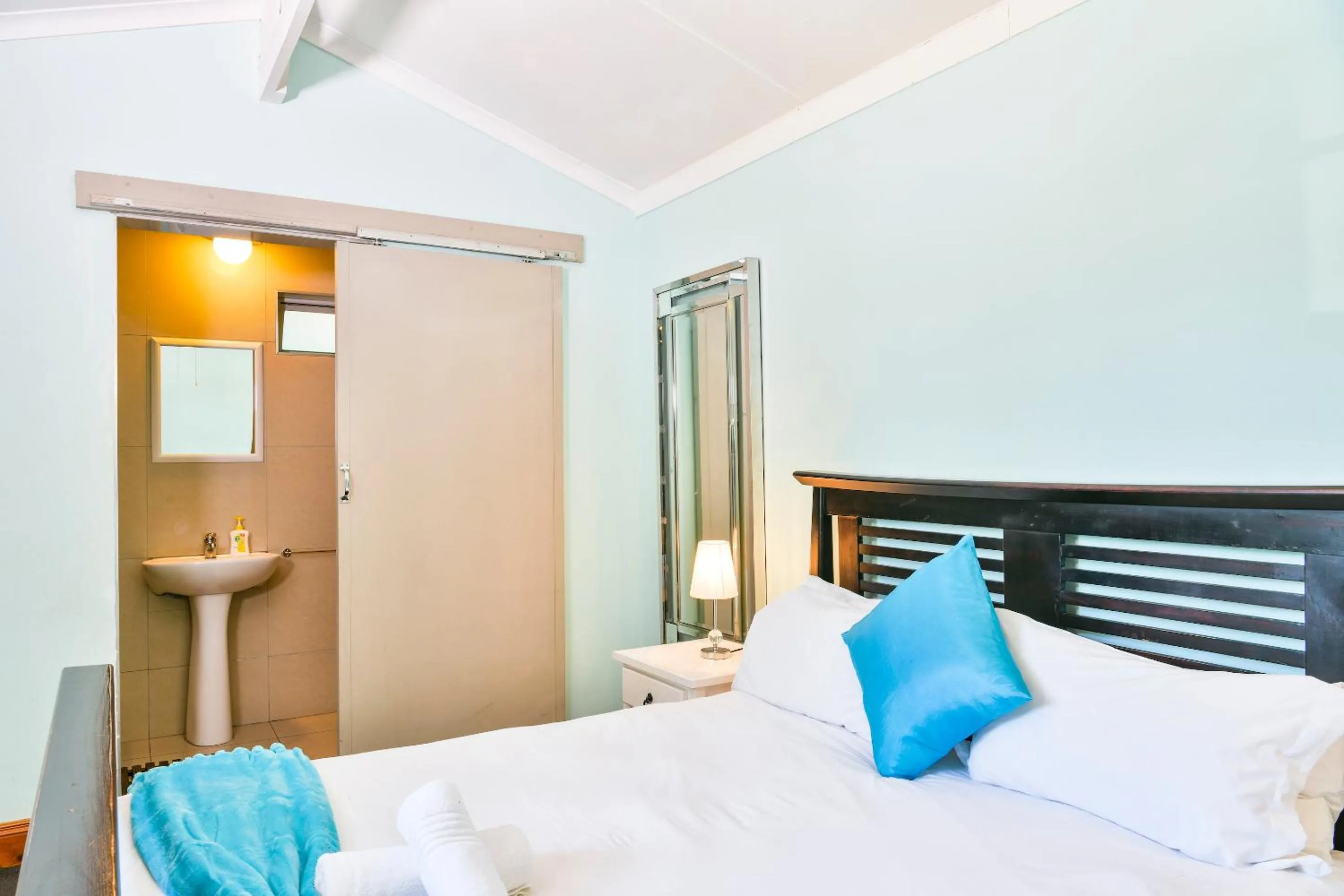 Bed in AL-BEIT LODGE