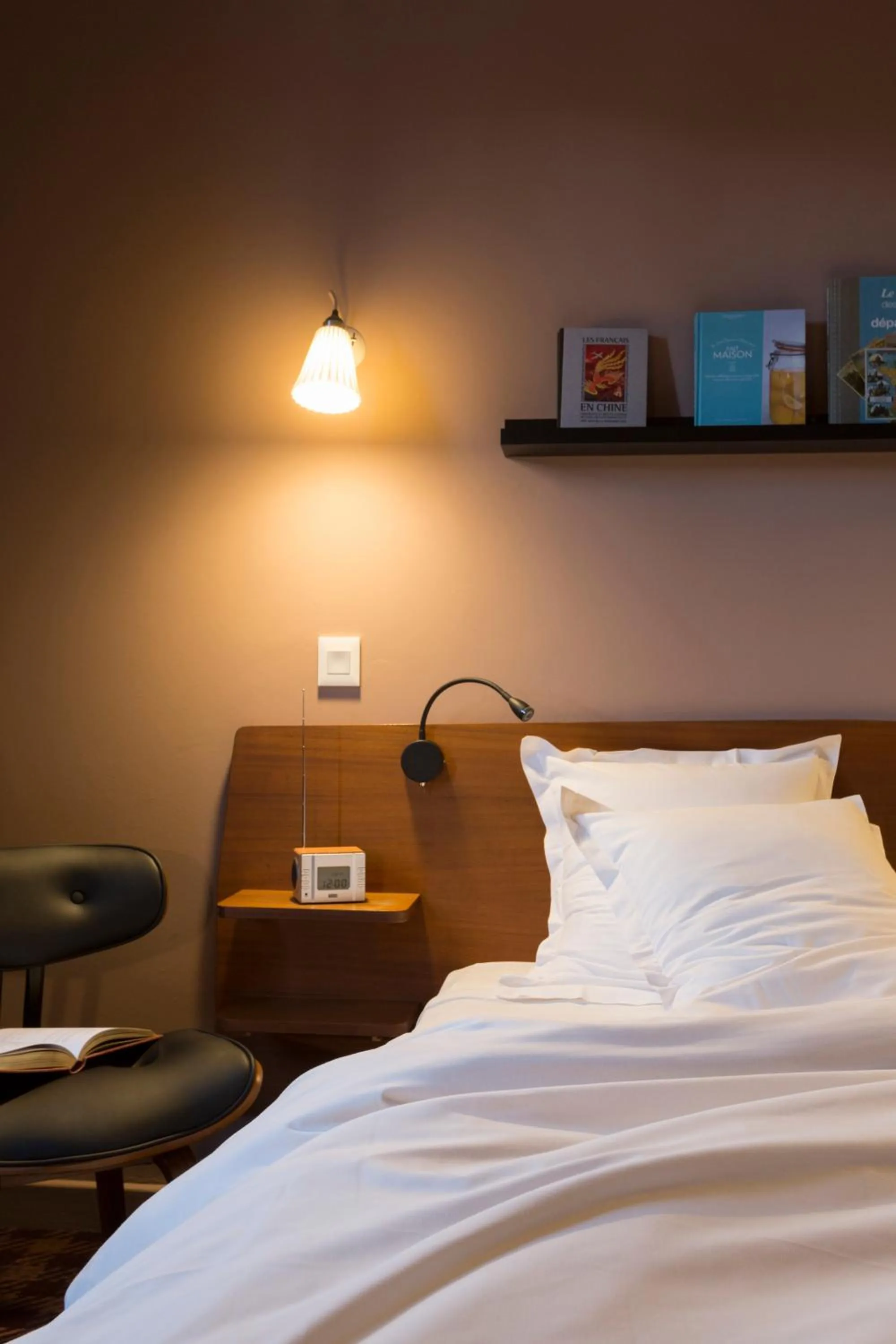 Decorative detail, Bed in Hotel Beaulieu Lyon Charbonnières