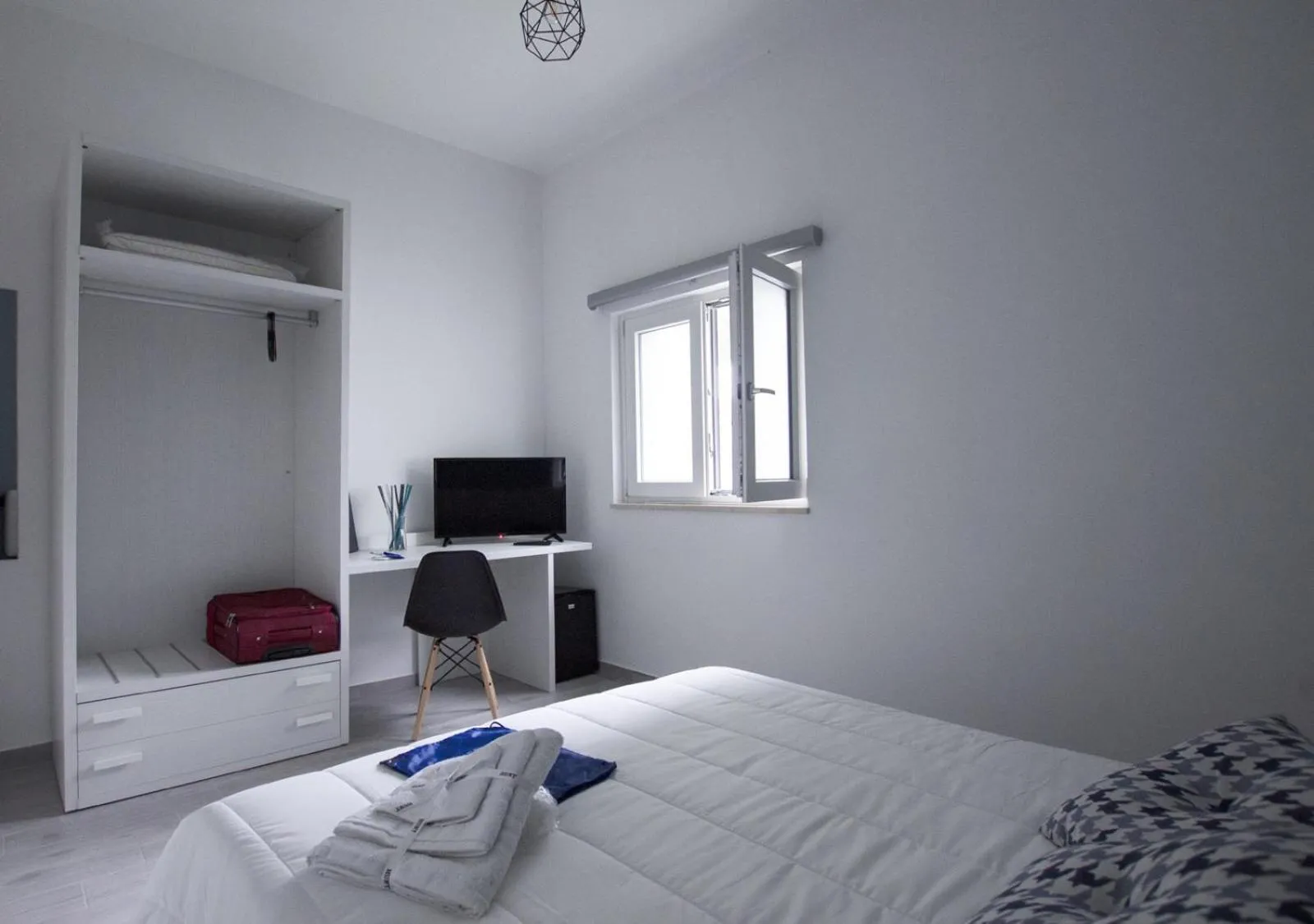 Photo of the whole room, Bed in B&B Alto Salento - Pool and Sun