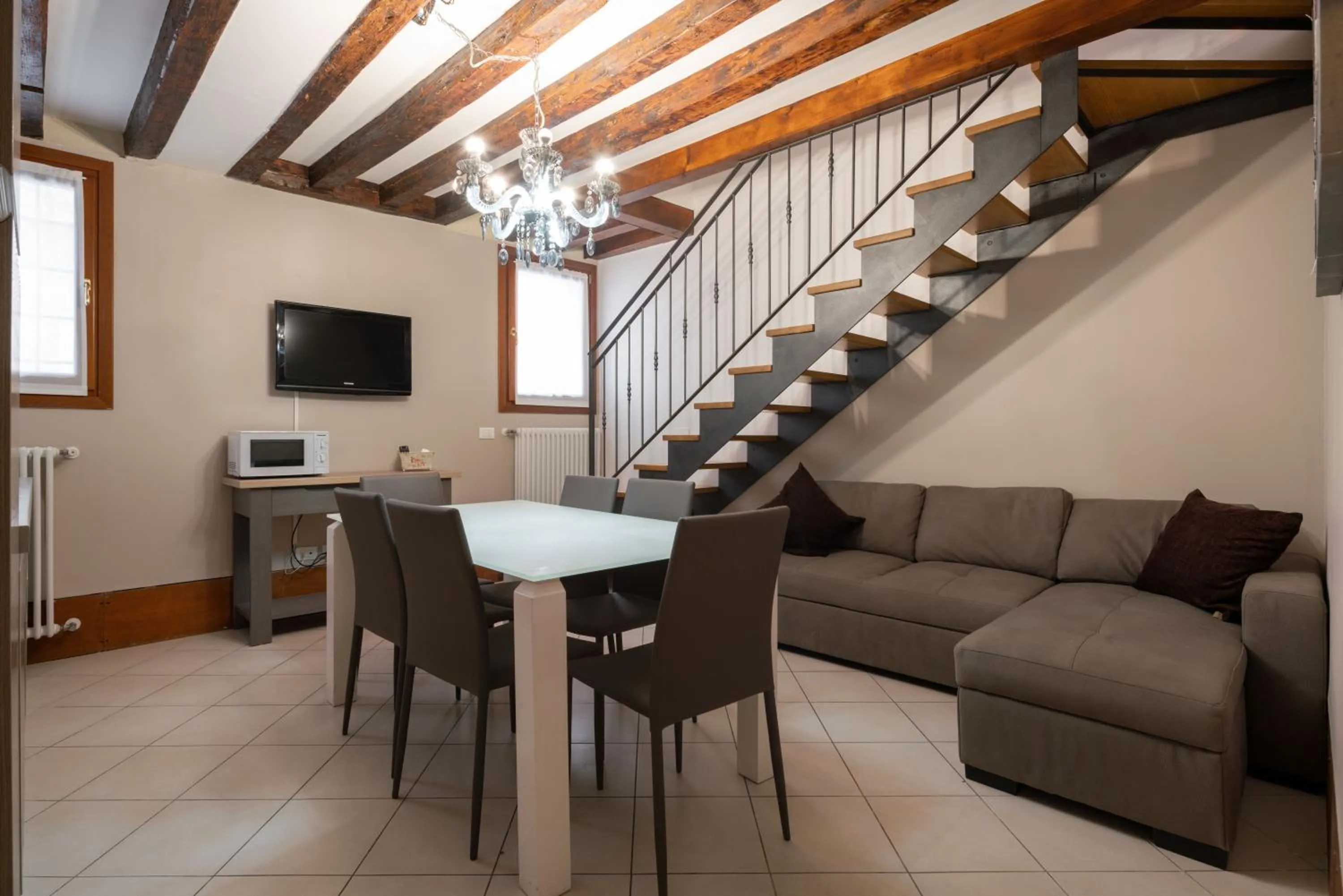 Living room in Design Palace Apartment by Wonderful Italy