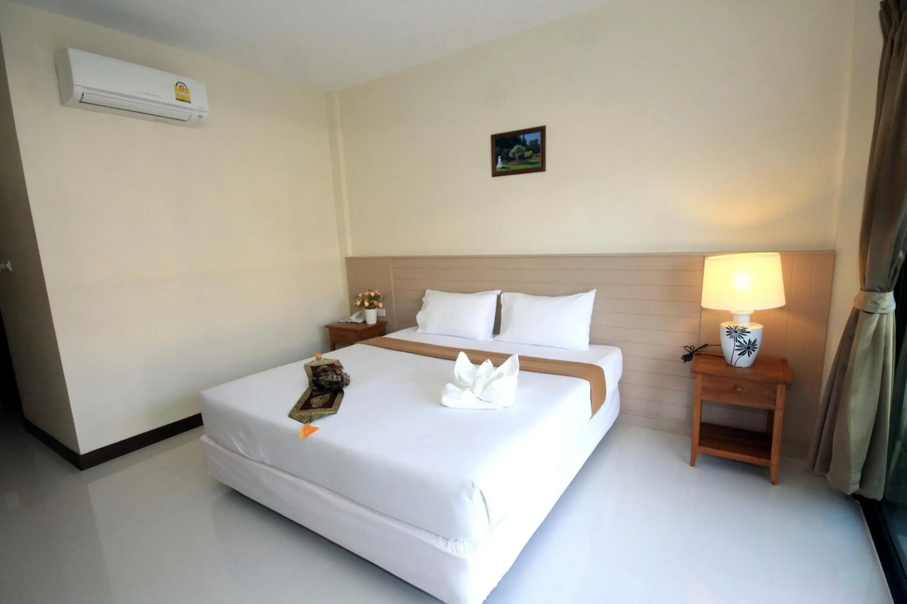 Bed in Phangan Island View - SHA Extra Plus Bed in Phangan Island View - SHA Extra Plus