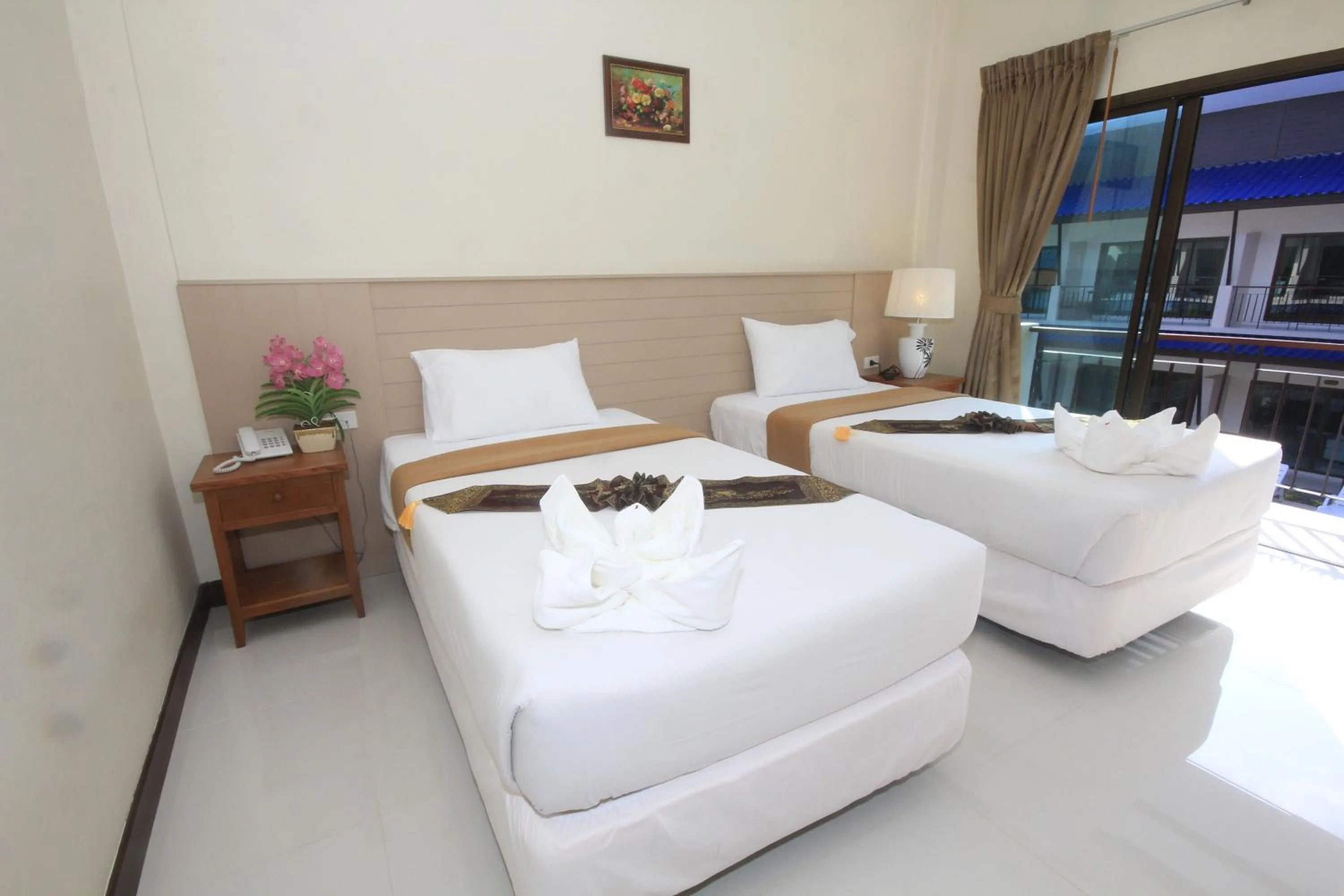 Bed in Phangan Island View - SHA Extra Plus