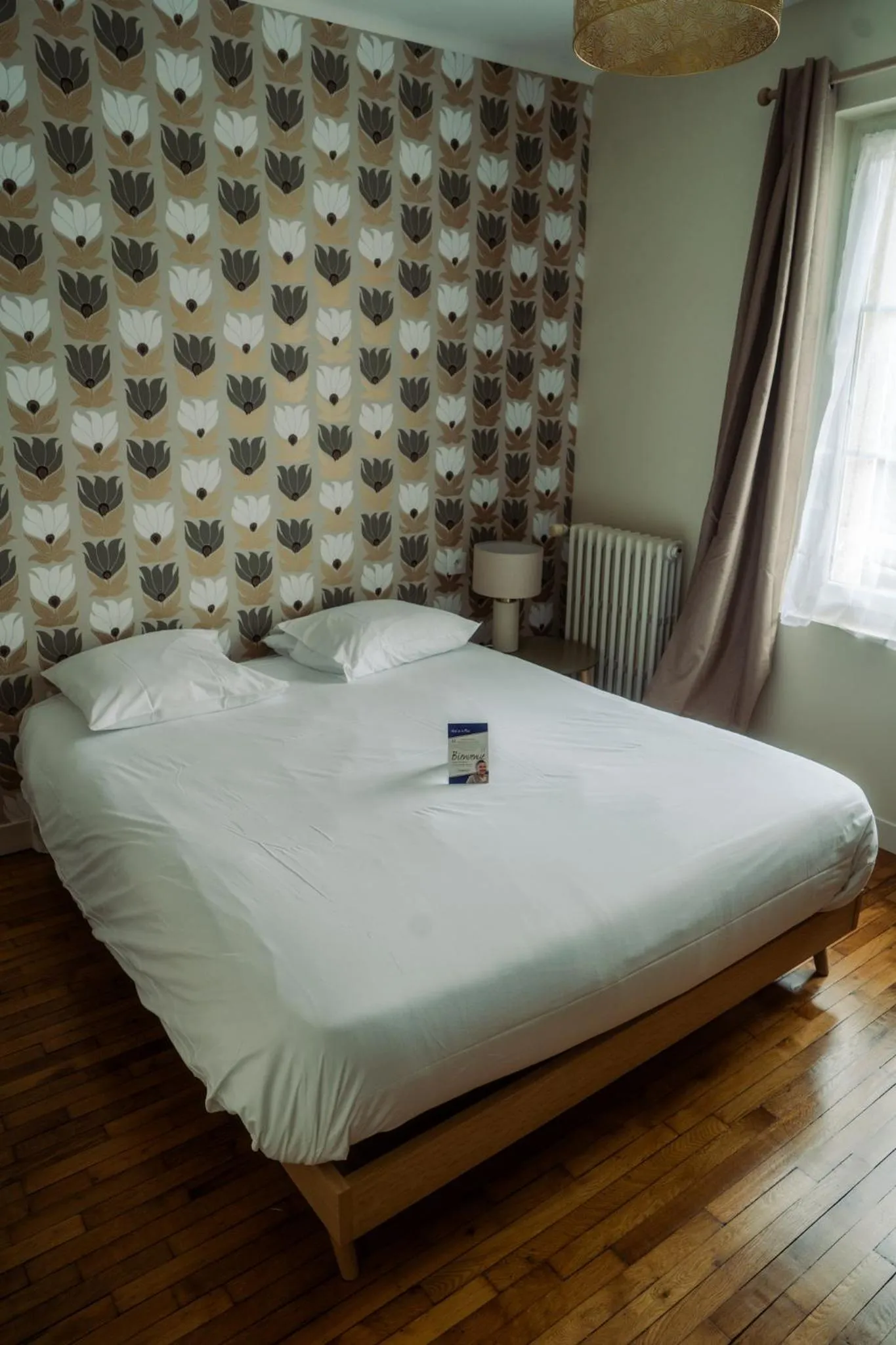 Bed in LOGIS -Hotel & Restaurant de la Place