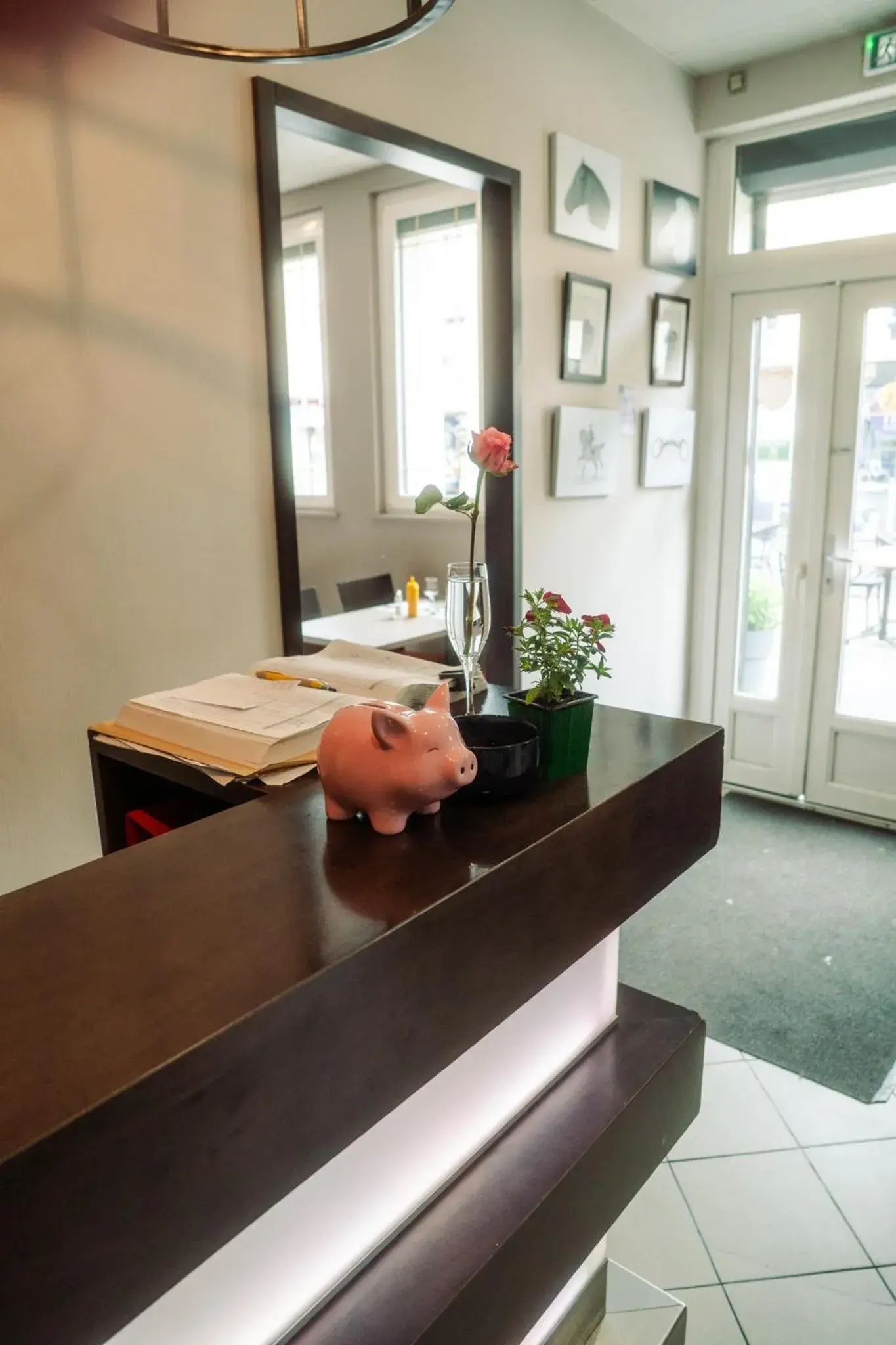 Facade/entrance in LOGIS -Hotel & Restaurant de la Place Facade/entrance in LOGIS -Hotel & Restaurant de la Place