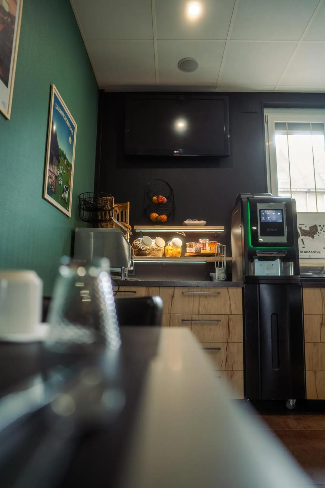 Food and drinks in LOGIS -Hotel & Restaurant de la Place