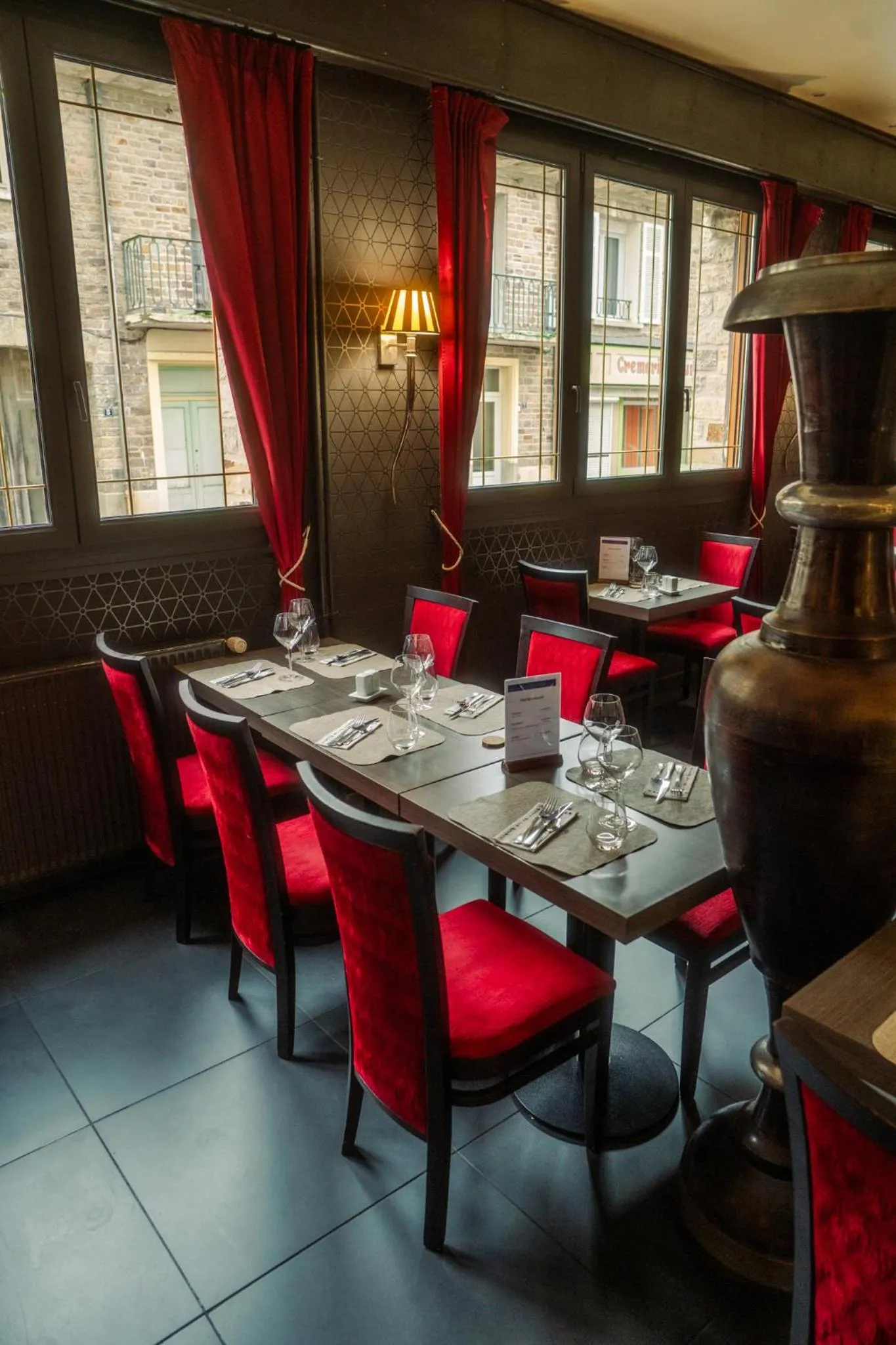 Restaurant/places to eat in LOGIS -Hotel & Restaurant de la Place