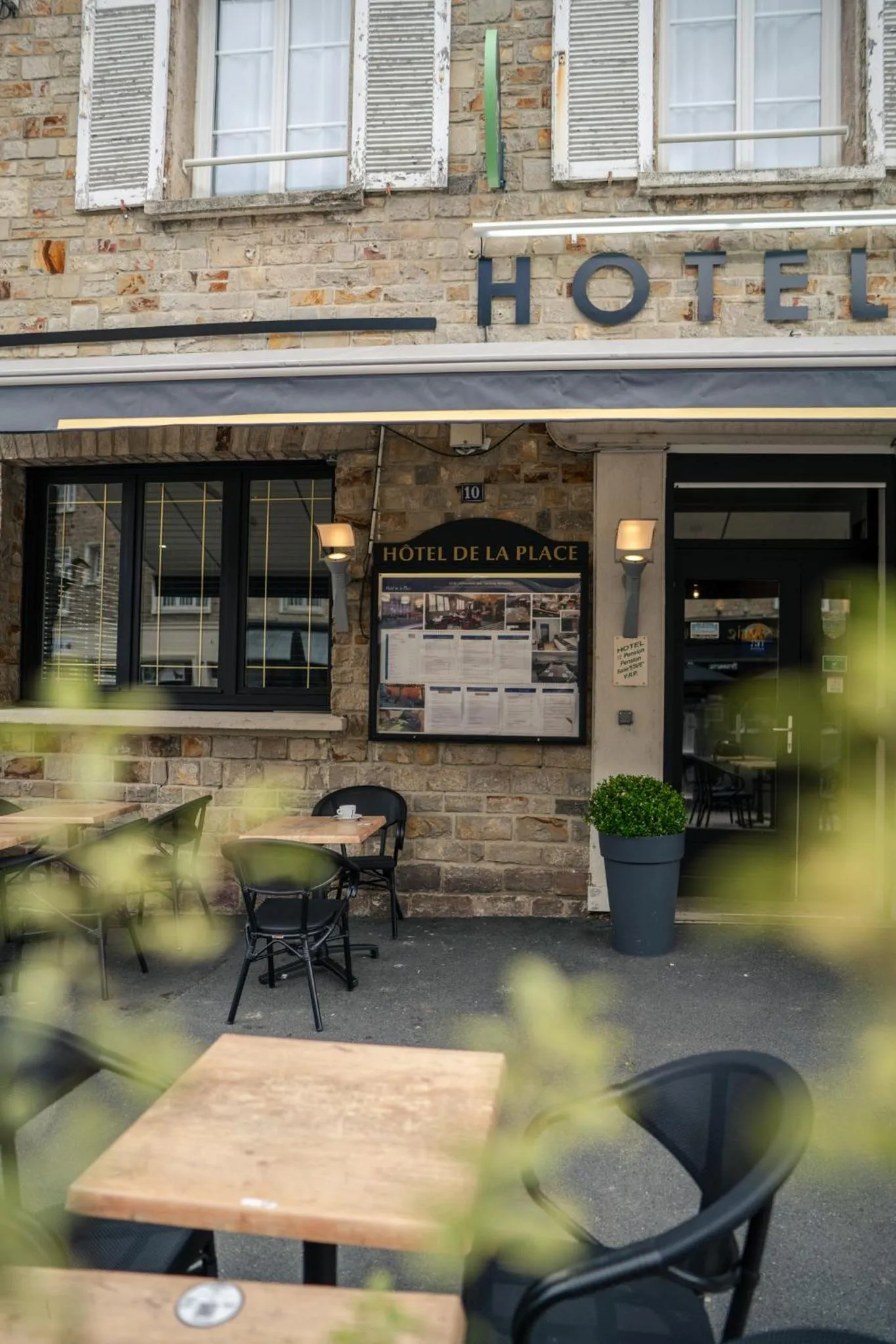 Property building in LOGIS -Hotel & Restaurant de la Place