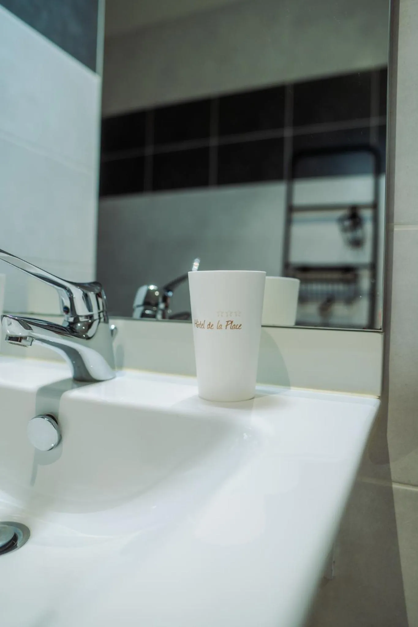Bathroom in LOGIS -Hotel & Restaurant de la Place