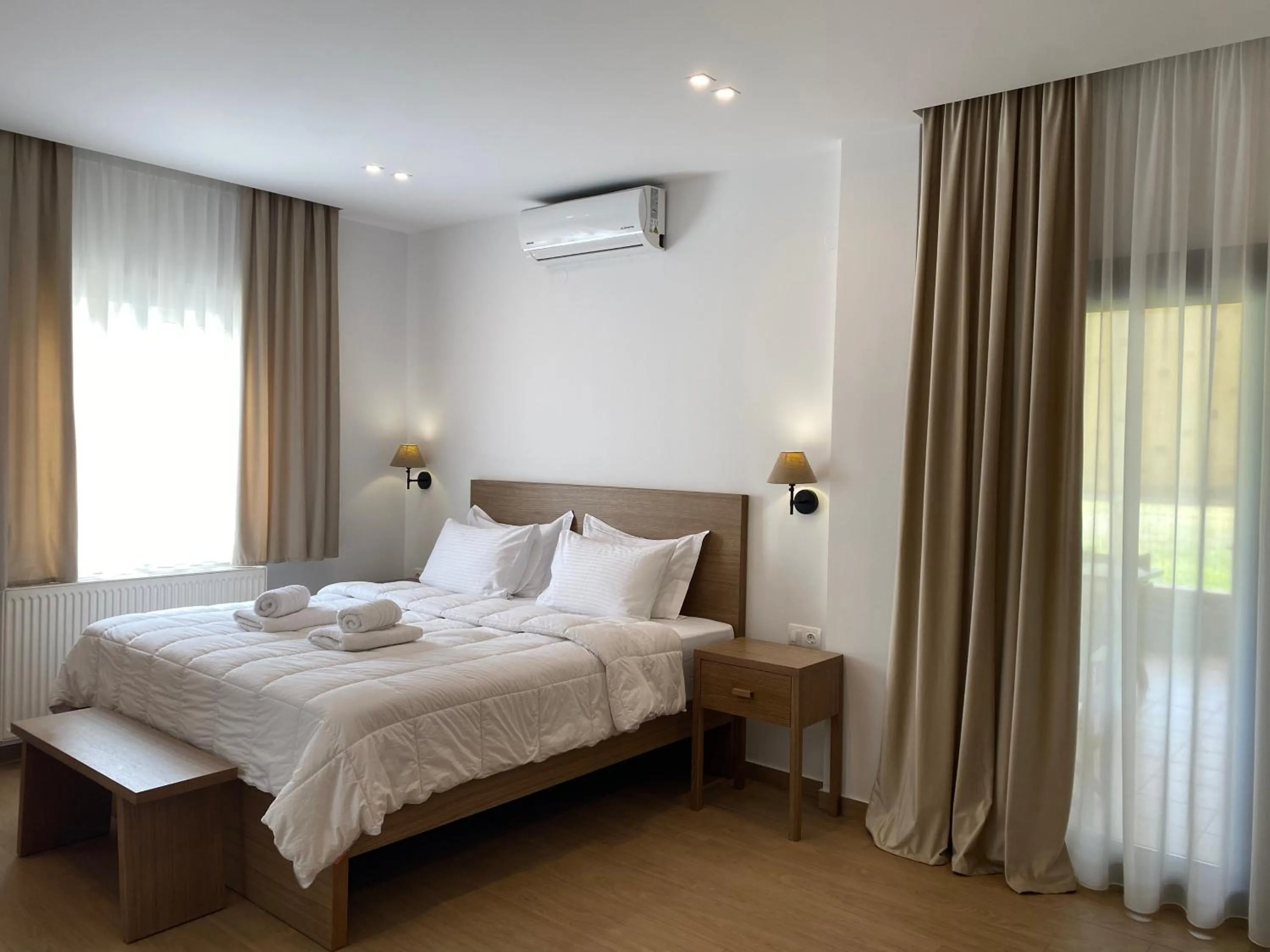 Bed in Lithos