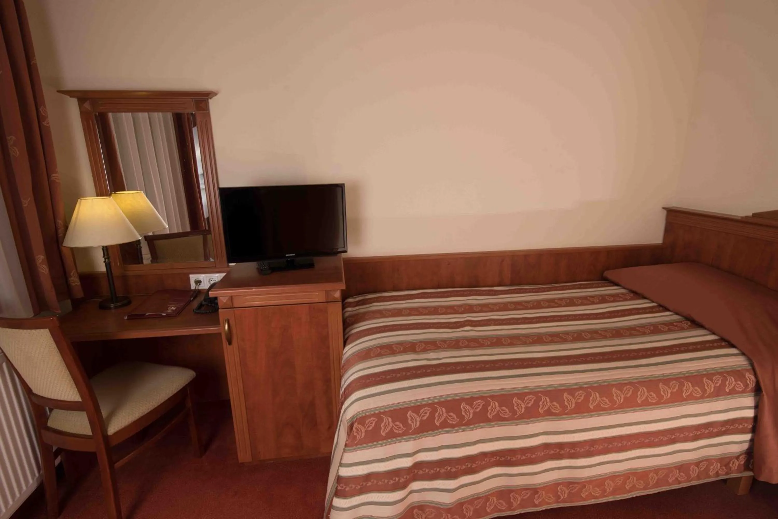 Photo of the whole room, Bed in Geréby Kúria Hotel és Lovasudvar