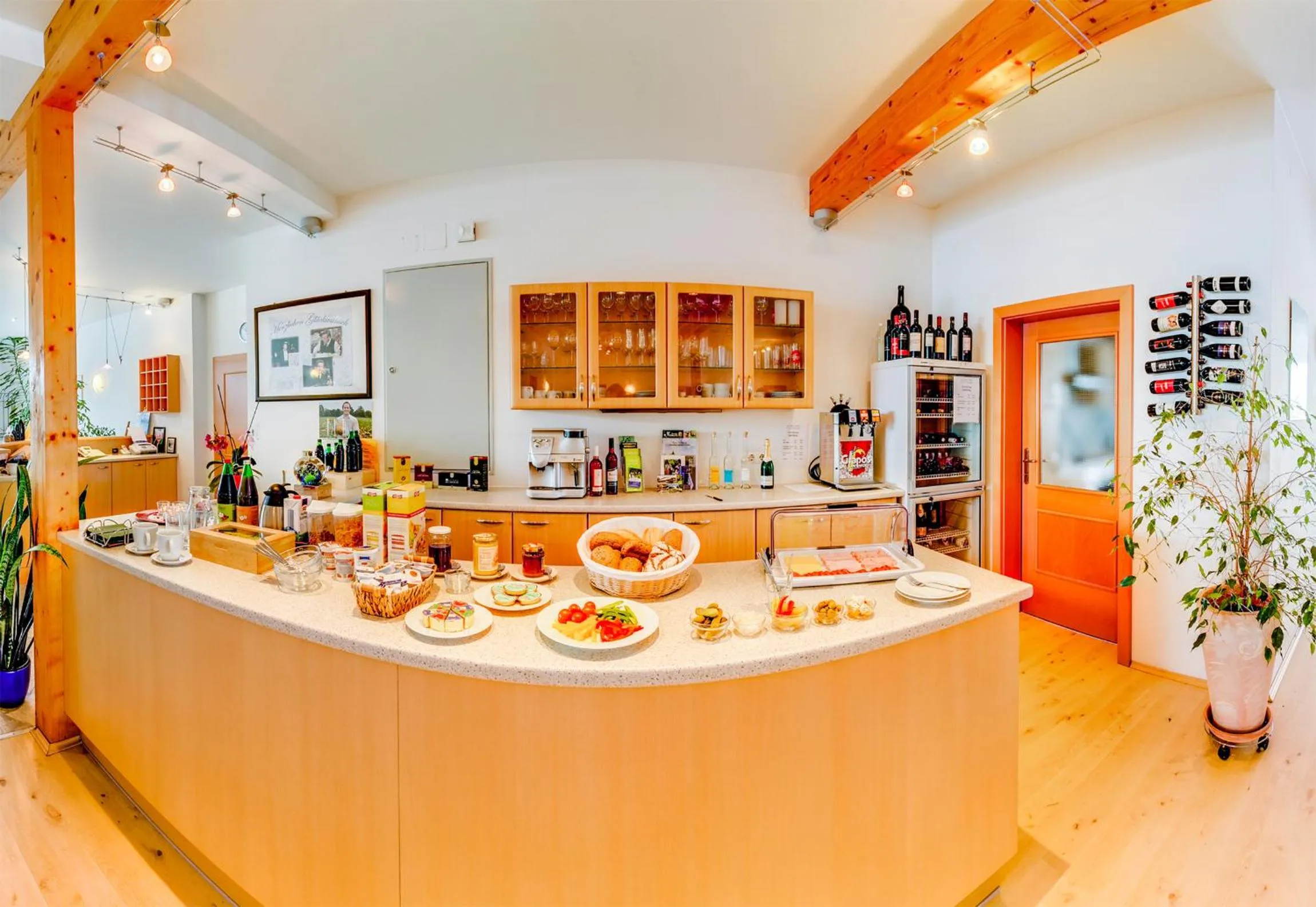 Continental breakfast in Frühstückspension Zanglhof