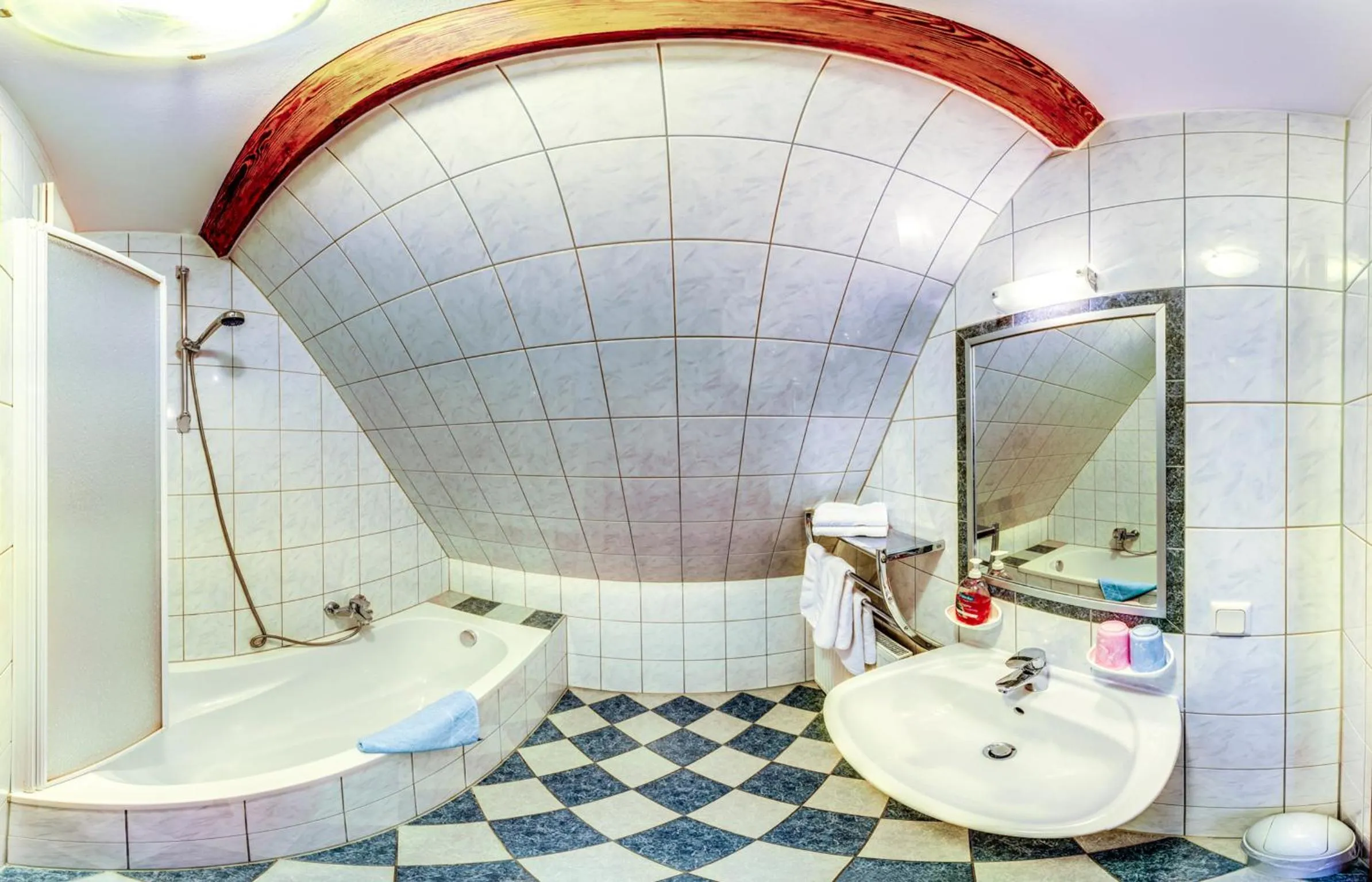 Bathroom in Frühstückspension Zanglhof