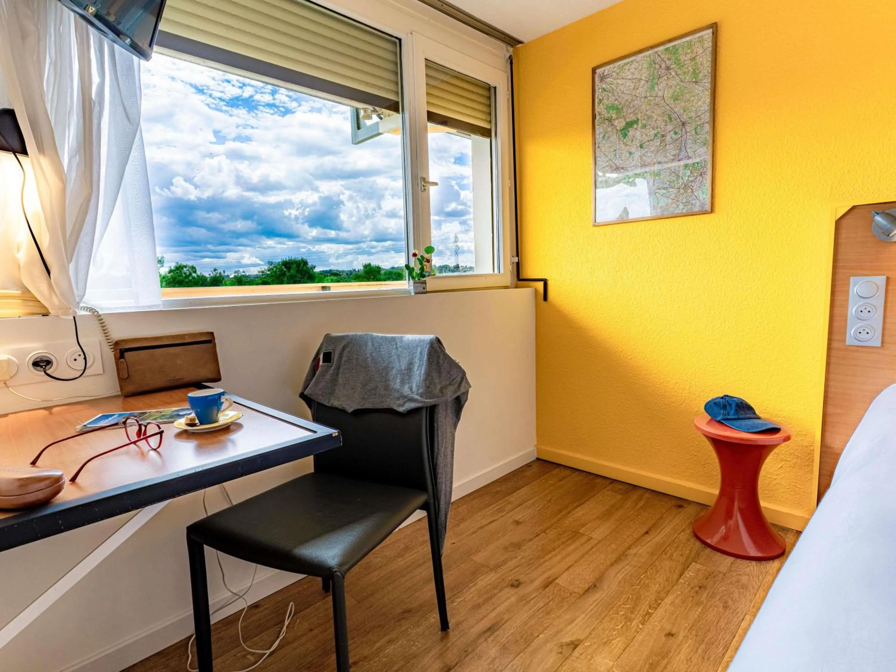 Bedroom in greet Hotel Belleville en Beaujolais A6