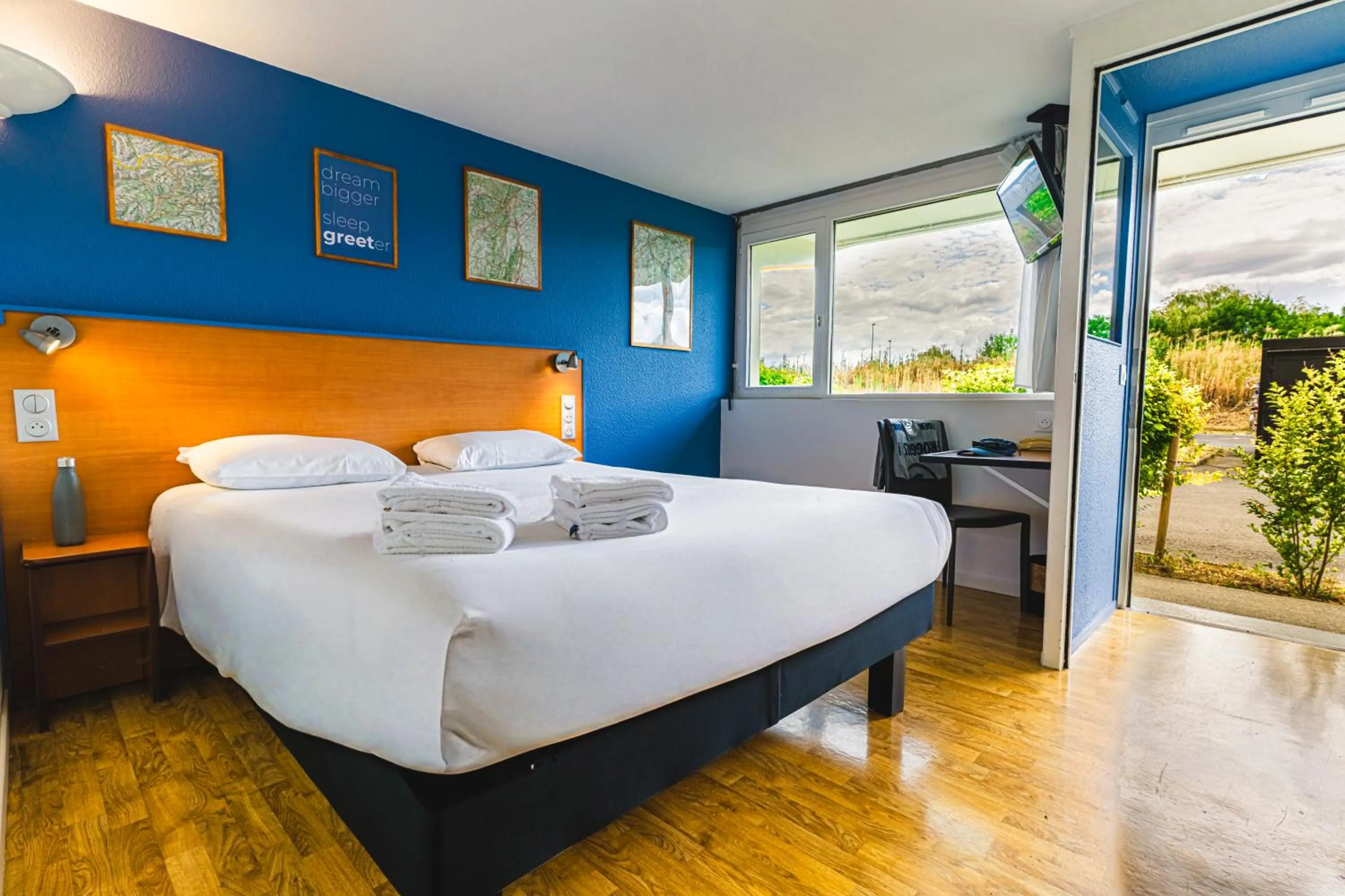 Bed in greet Hotel Belleville en Beaujolais A6