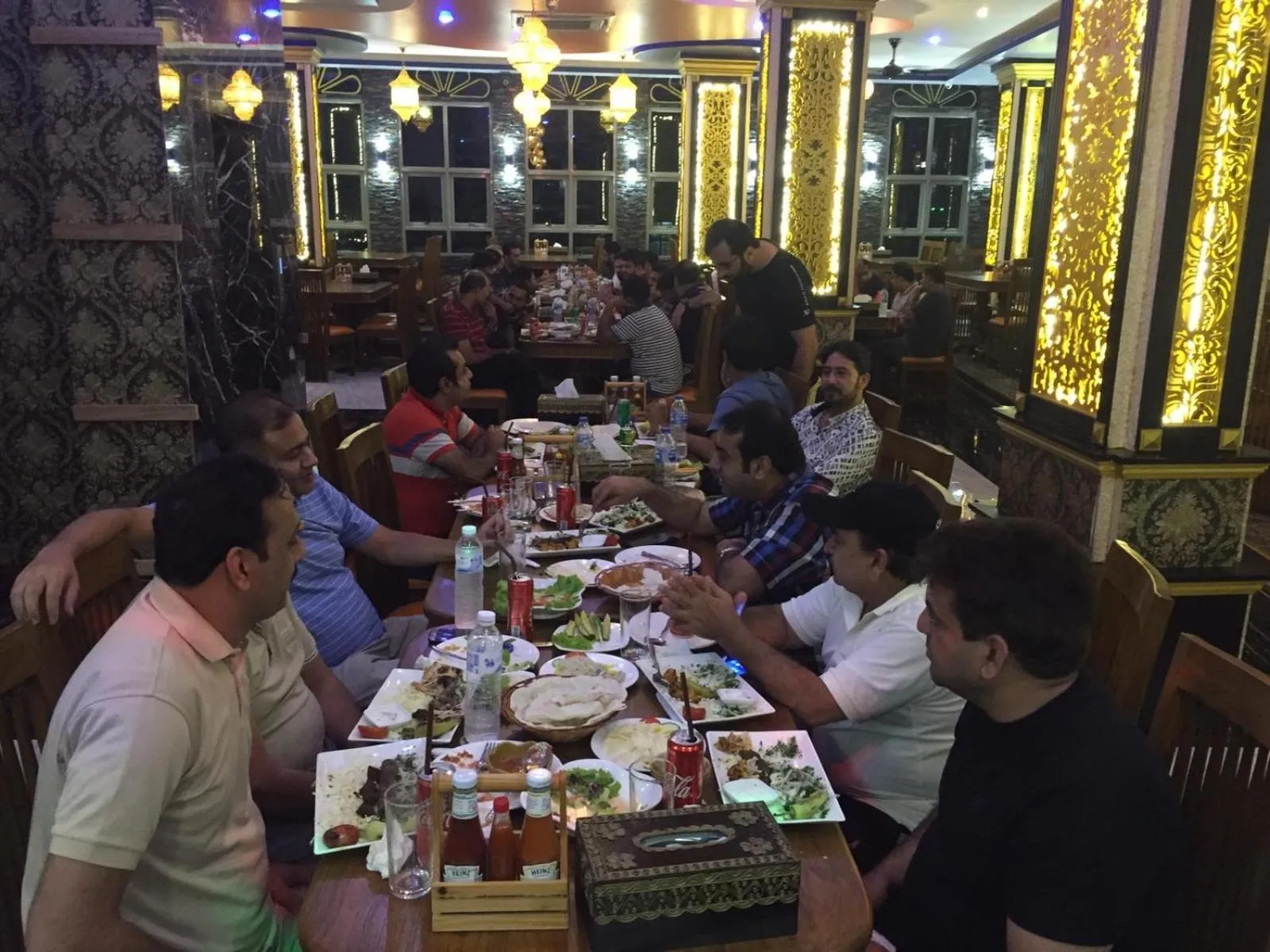 Restaurant/places to eat in BAB ALHARA HOTEL