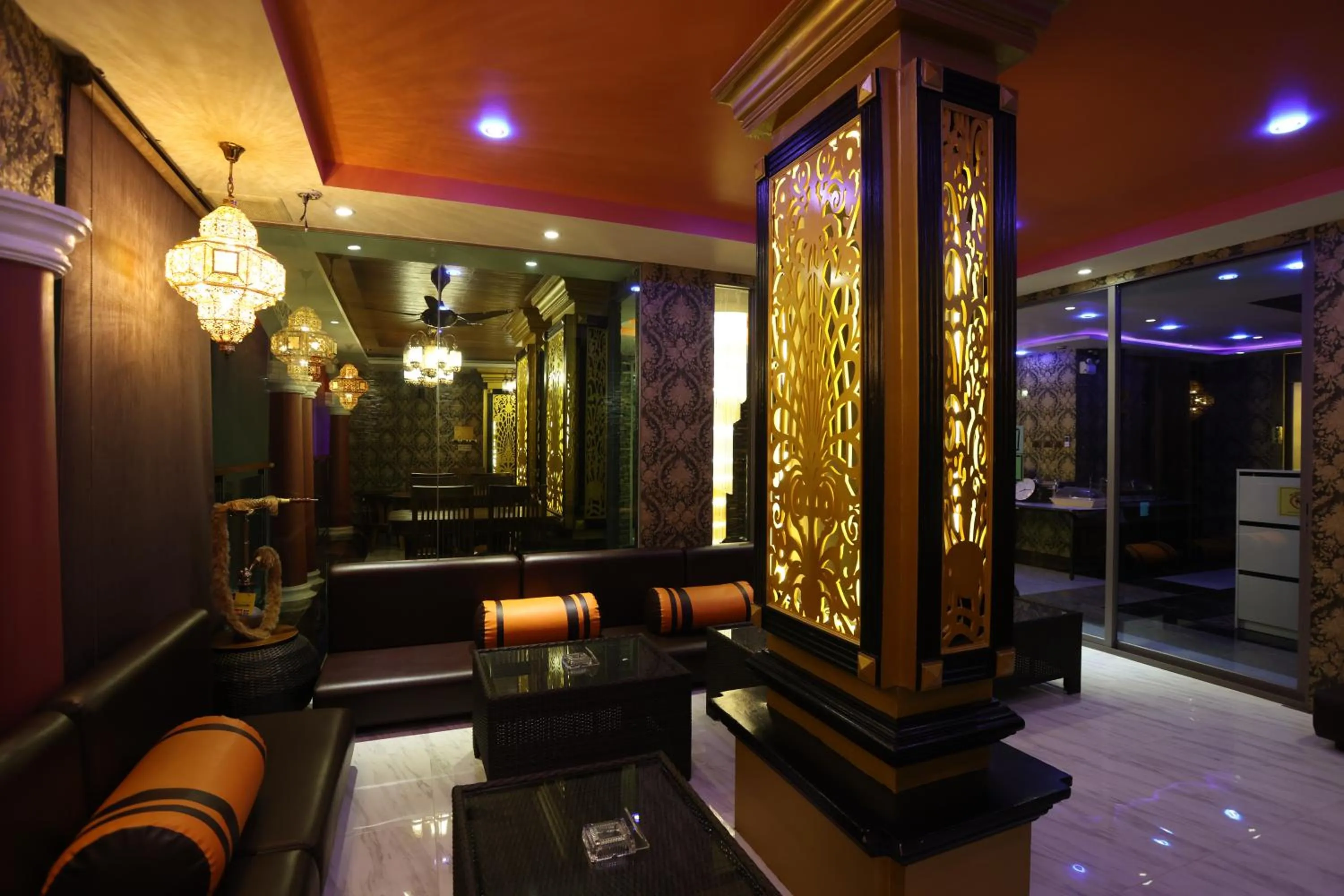 Restaurant/places to eat in BAB ALHARA HOTEL