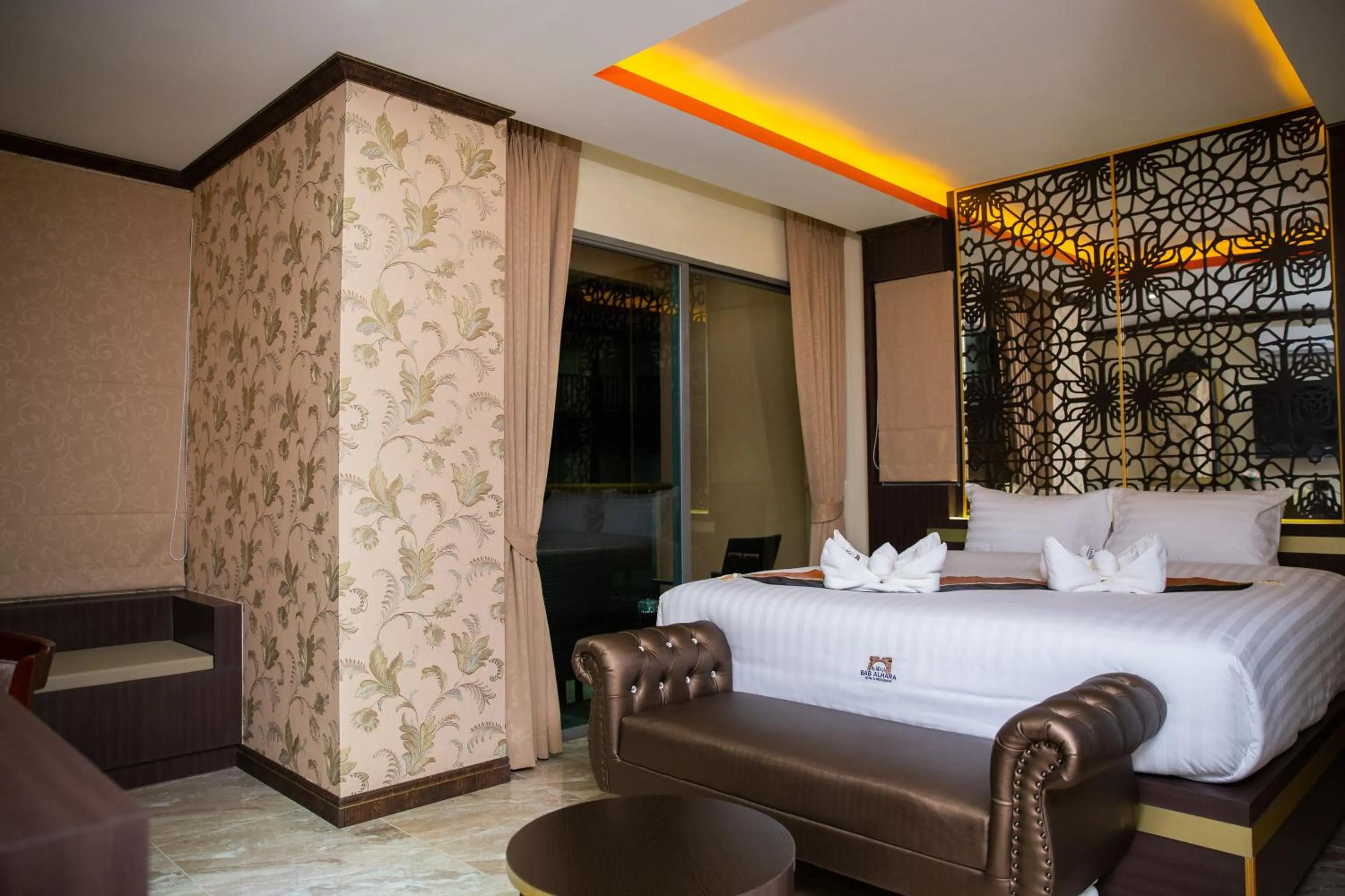 Bed in BAB ALHARA HOTEL