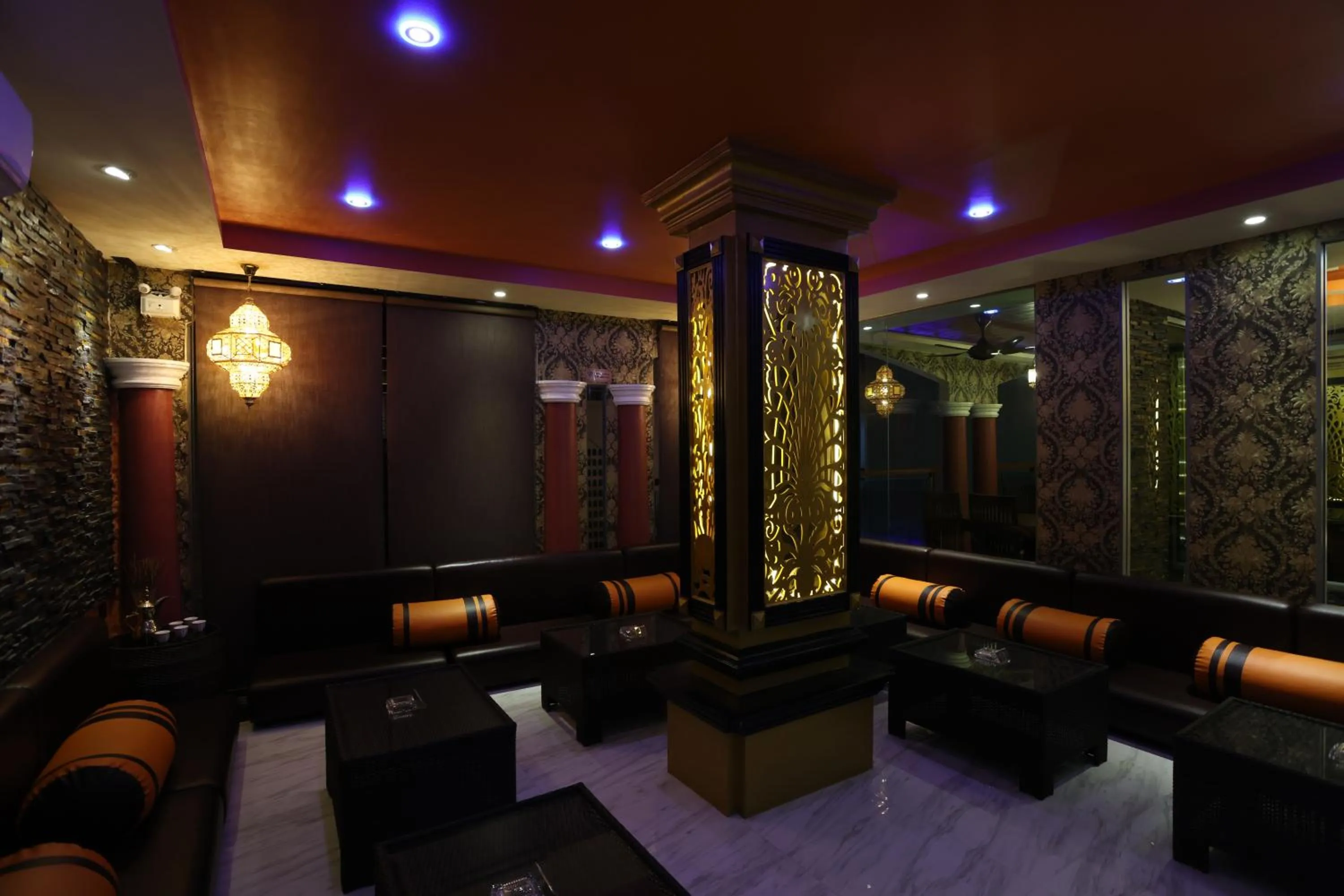 Restaurant/places to eat in BAB ALHARA HOTEL