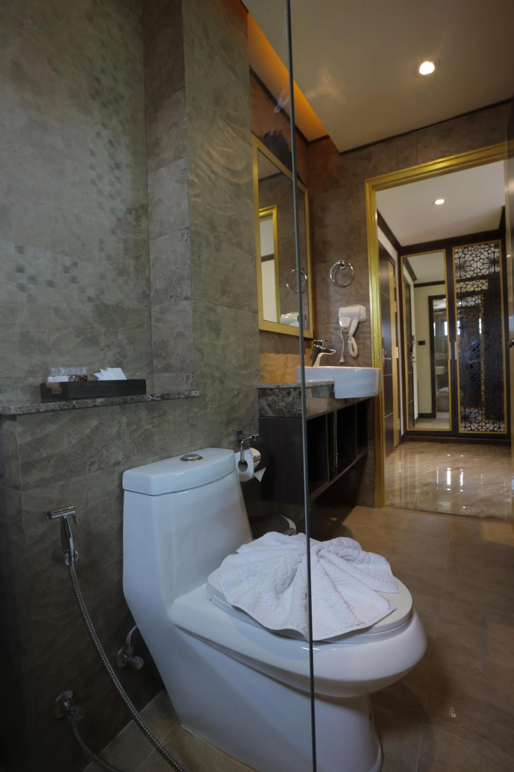 Bathroom in BAB ALHARA HOTEL