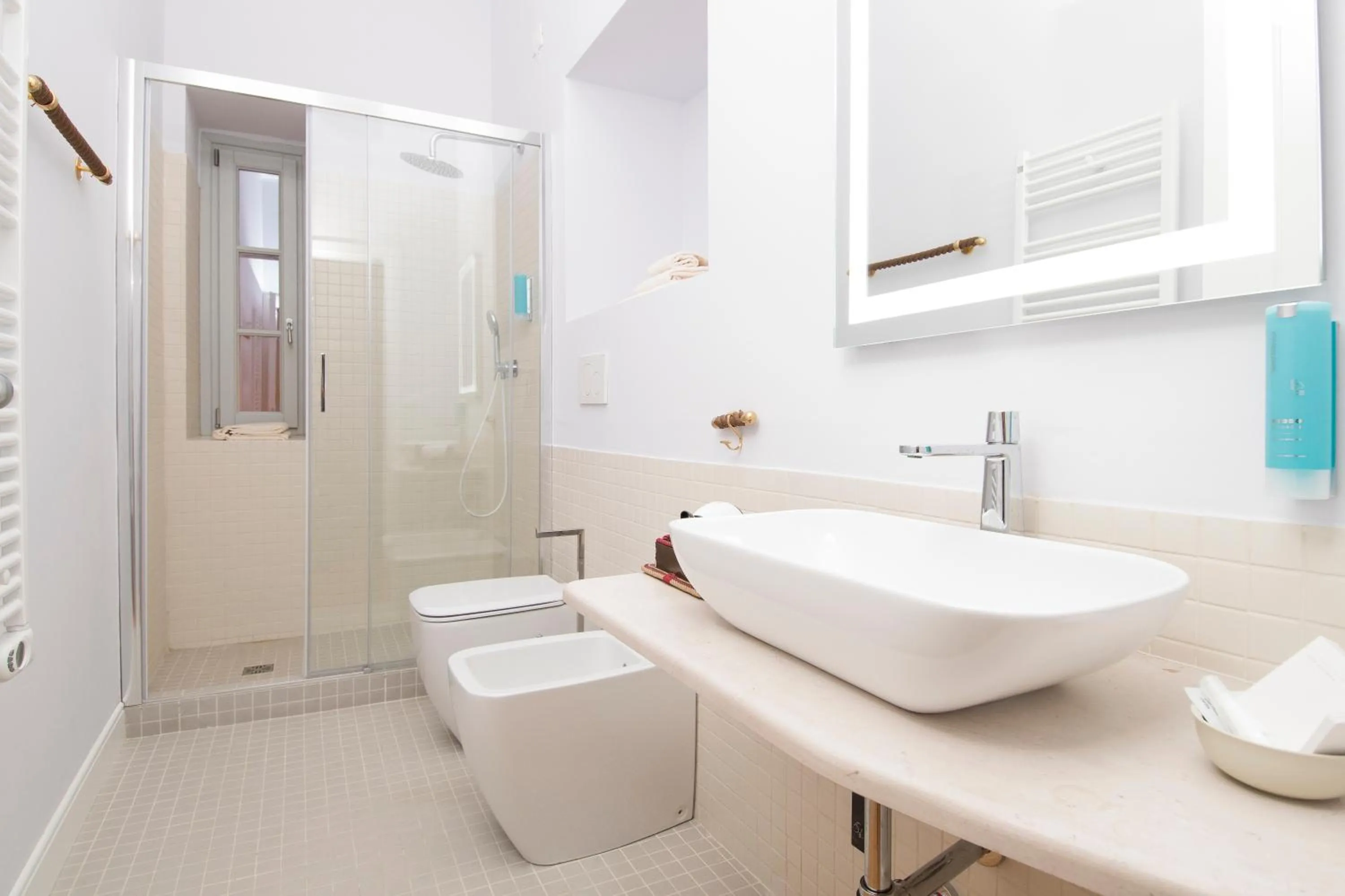 Shower in Dimora Cummà Marì