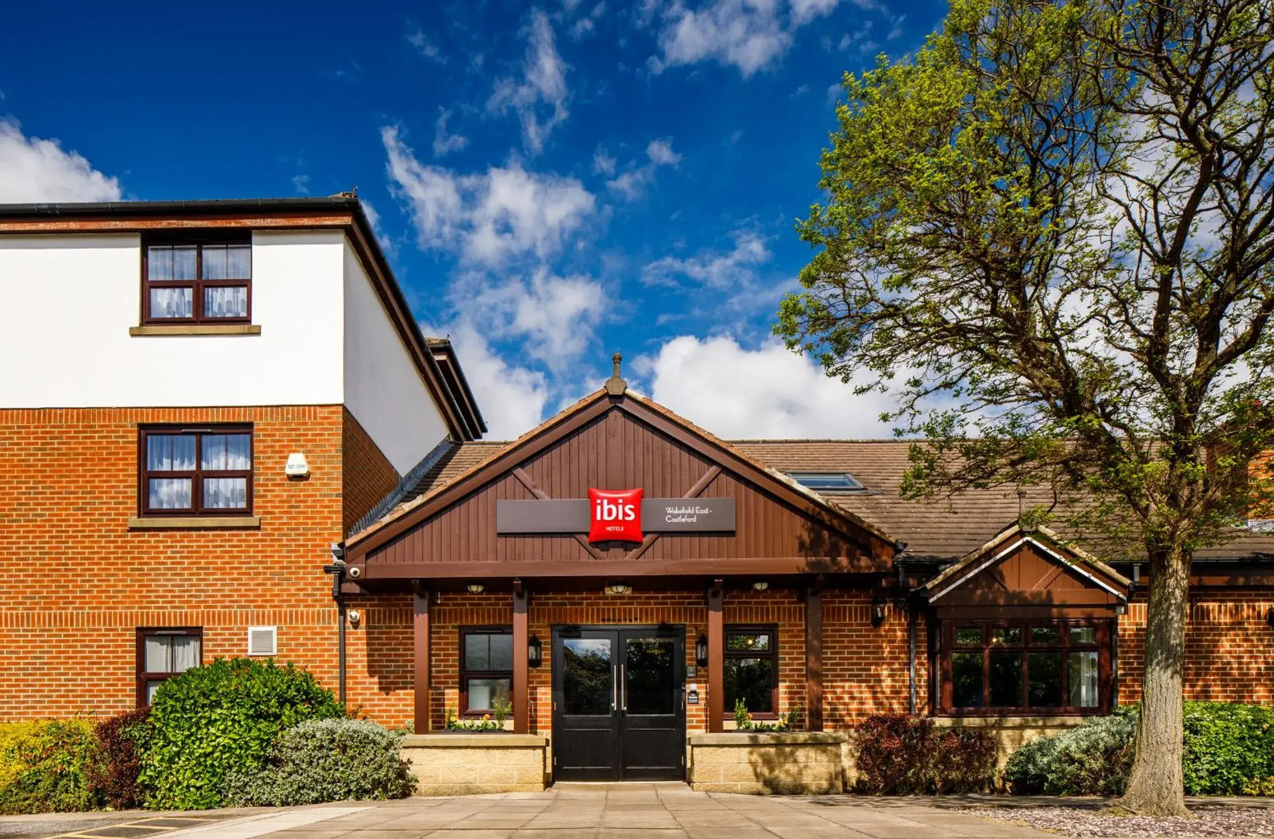 Property Building in Hotel Castleford by Accor