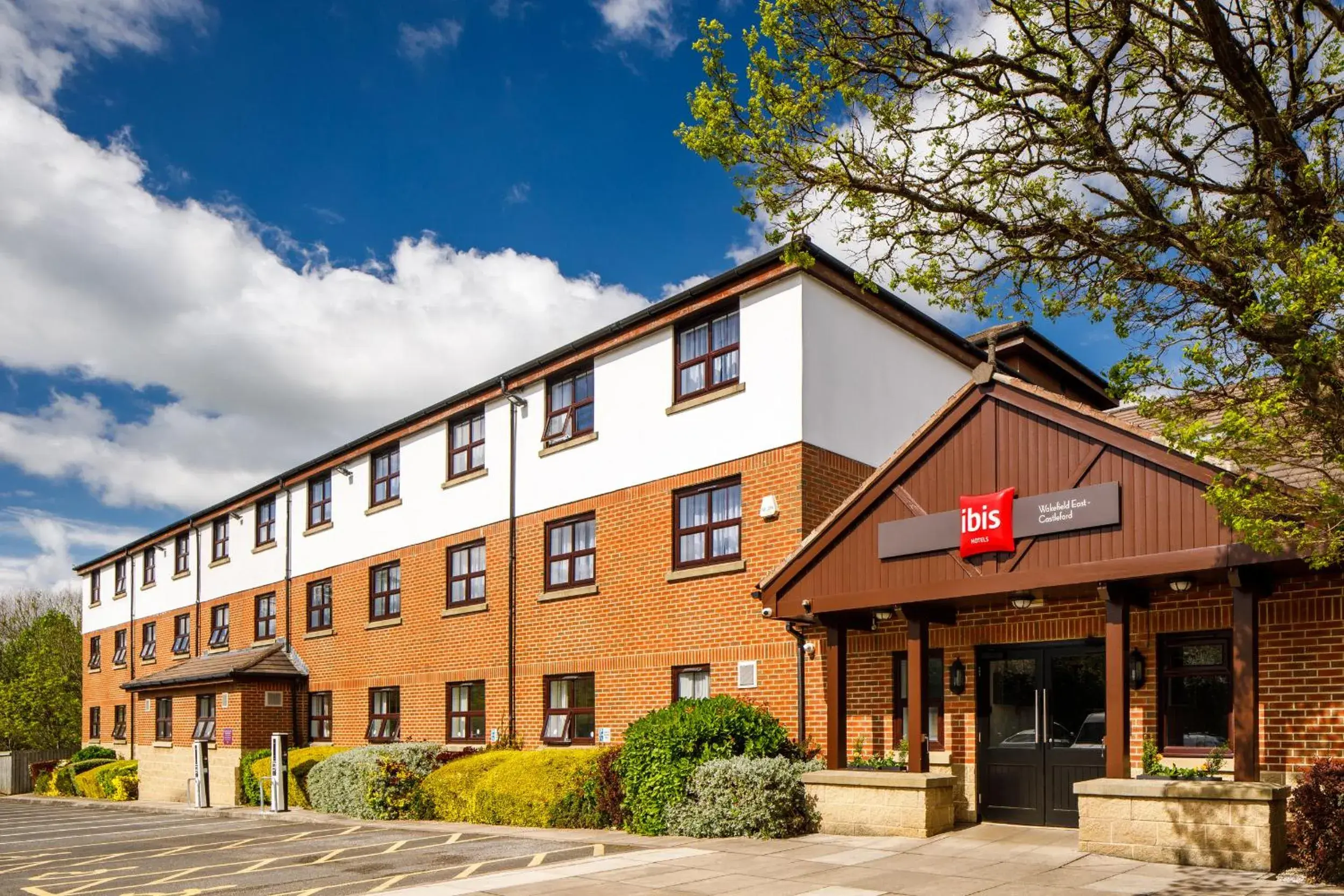 Property Building in Hotel Castleford by Accor