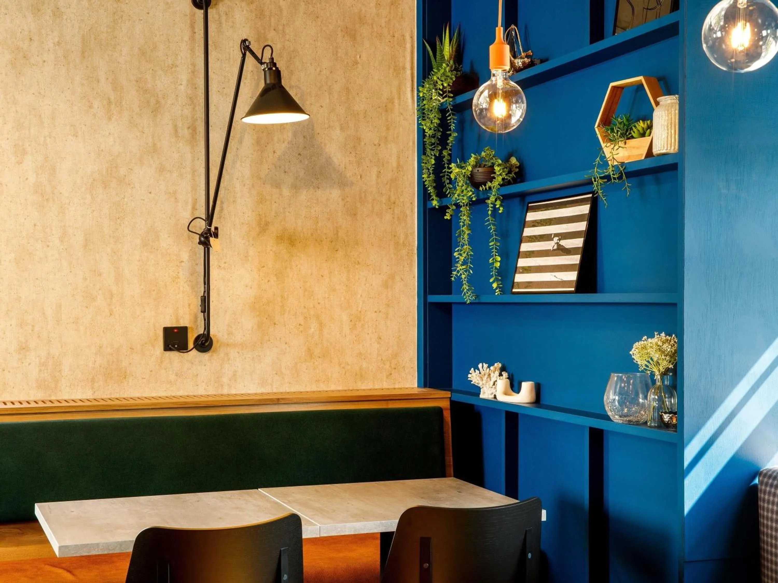 Restaurant/places to eat in ibis Wakefield East-Castleford