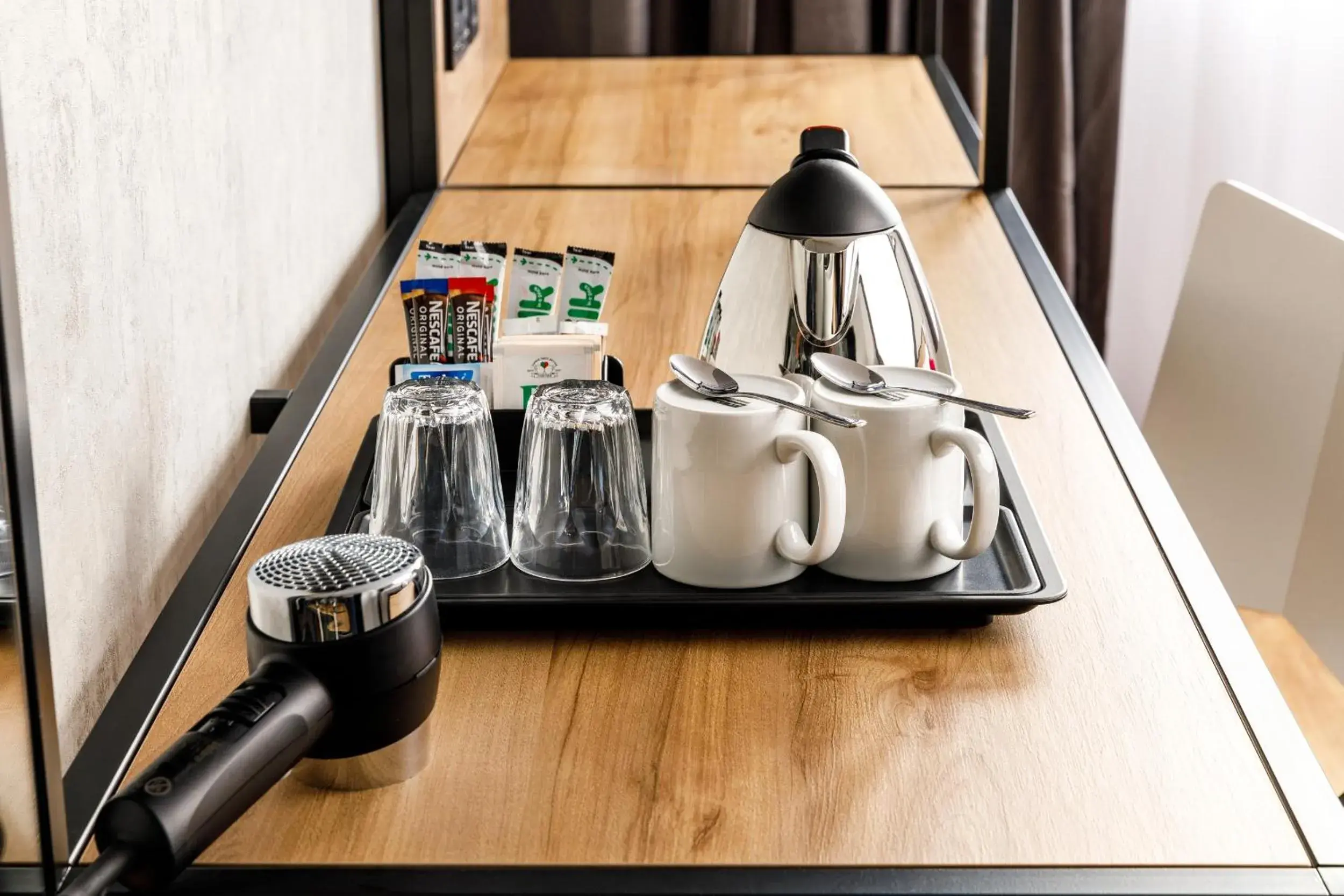 Coffee/tea facilities in Hotel Castleford by Accor