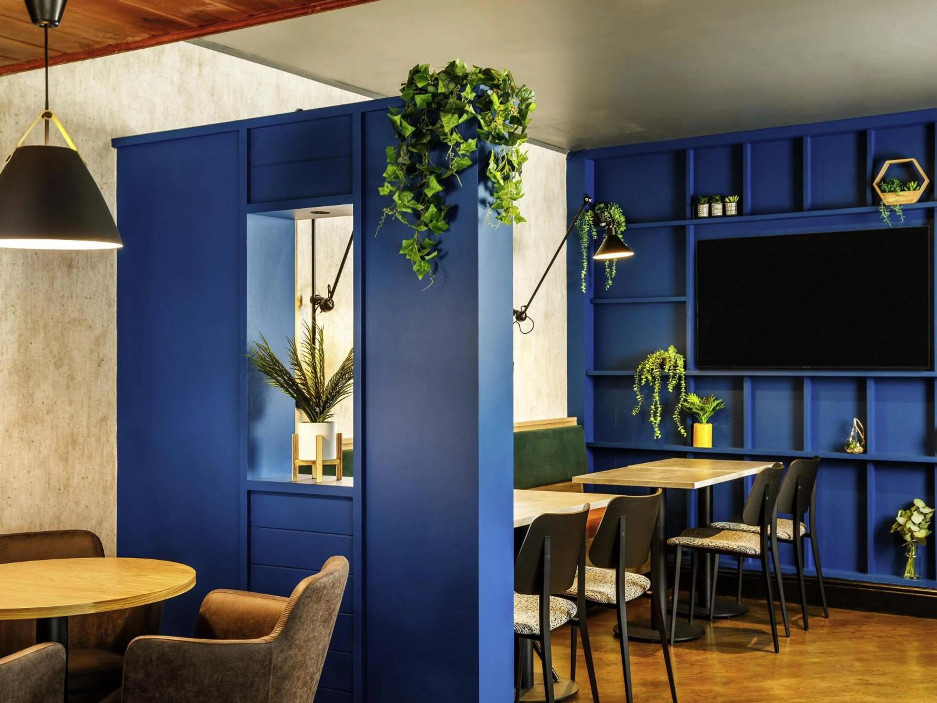 Restaurant/places to eat in ibis Wakefield East-Castleford