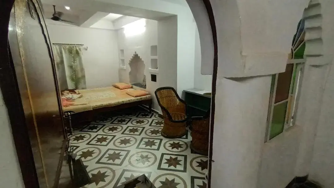 Photo of the whole room, Bed in Jag Niwas Guest House & pure veg restaurant Photo of the whole room, Bed in Jag Niwas Guest House & pure veg restaurant