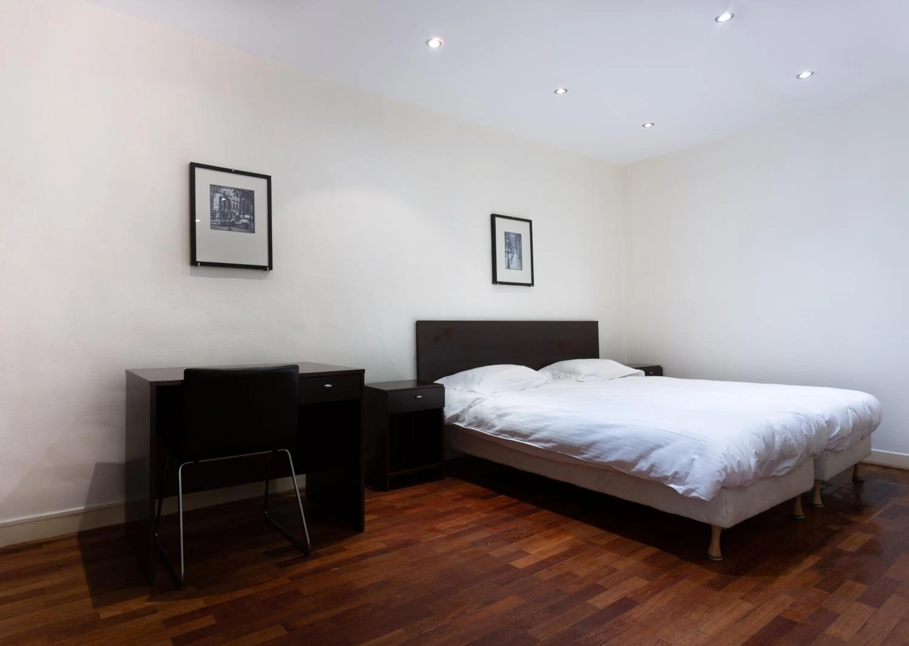 Photo of the whole room, Bed in Hotel Mimosa Paris