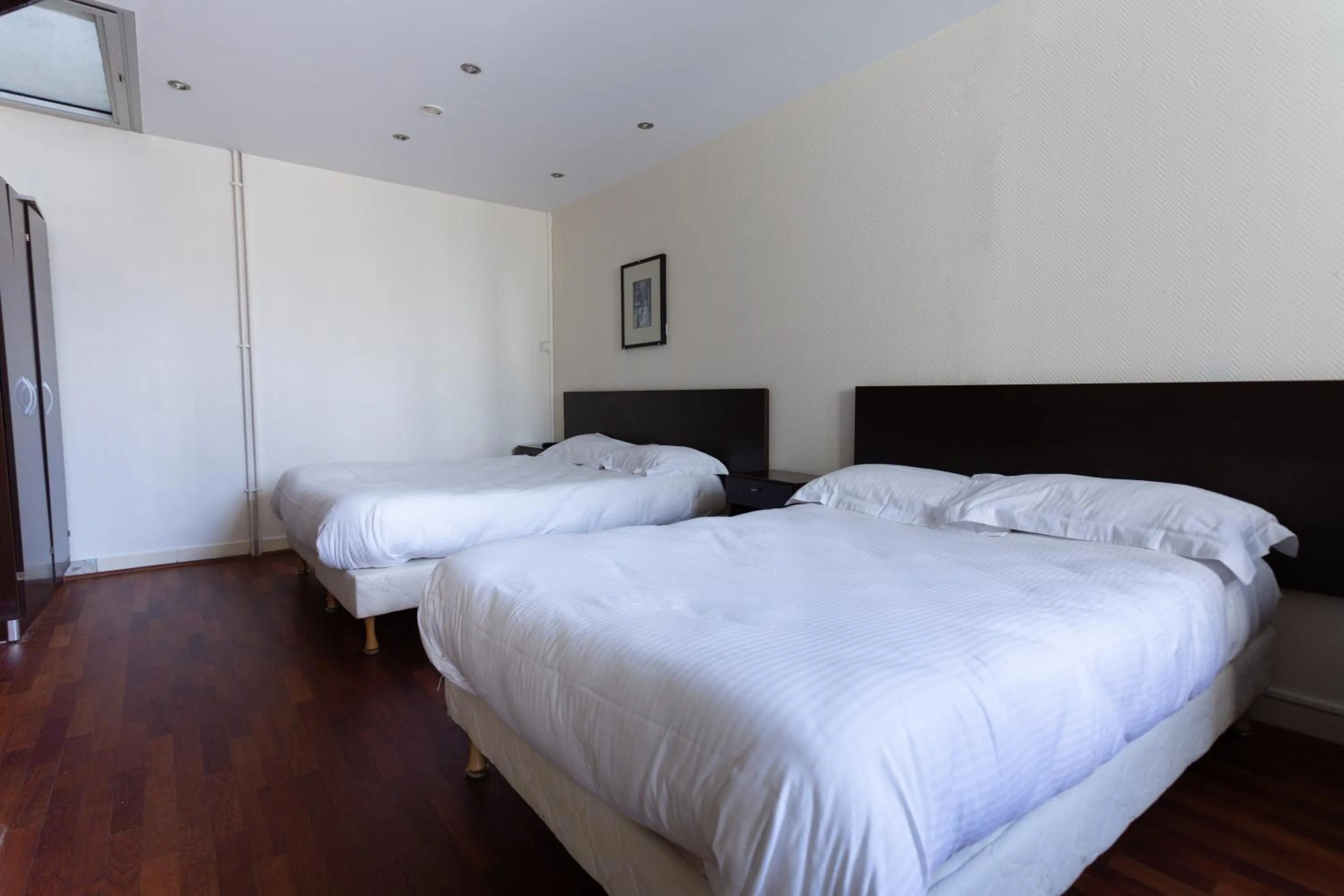 Photo of the whole room, Bed in Hotel Mimosa Paris