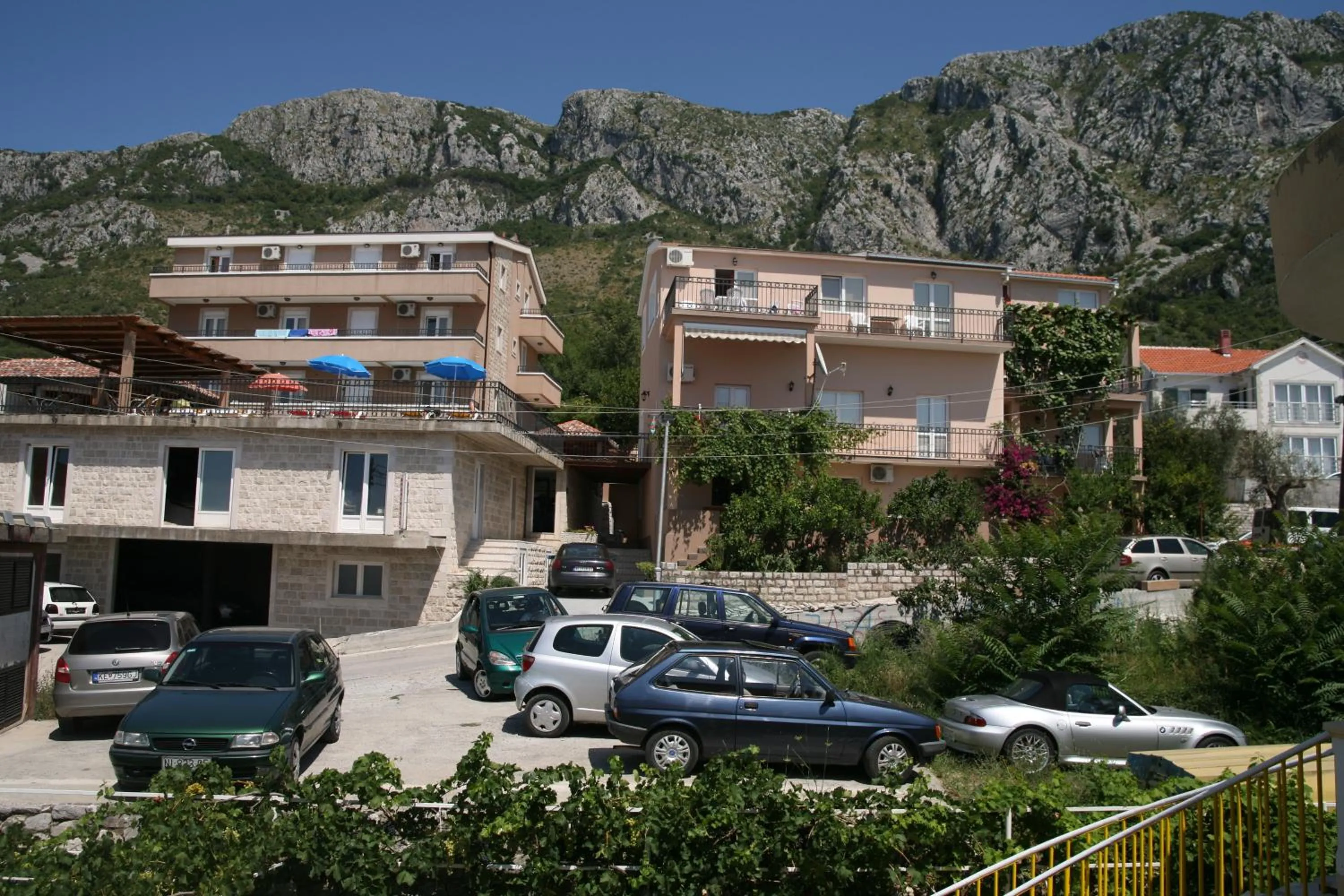 Facade/entrance in Apartments Grand