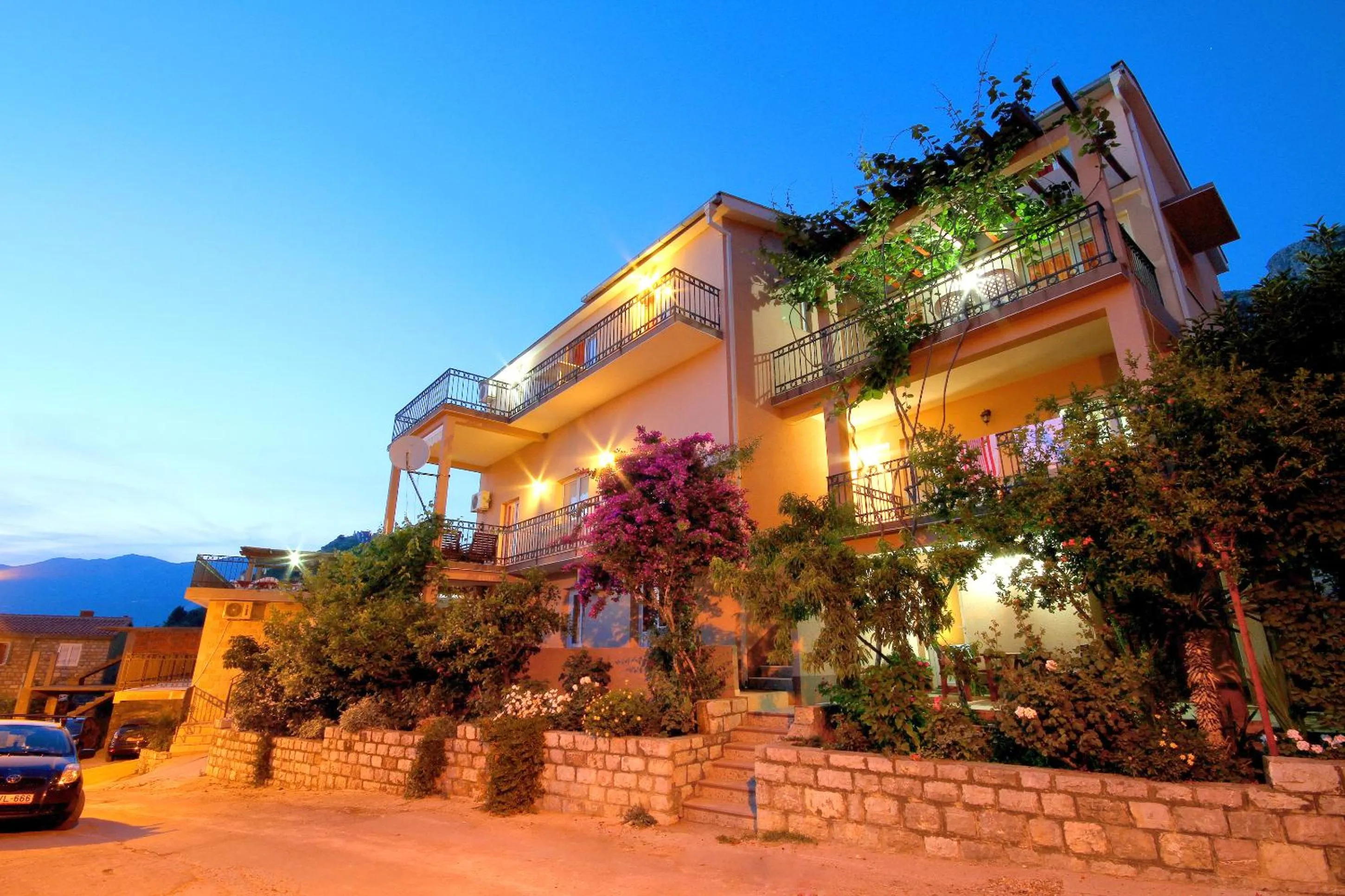 Neighbourhood in Apartments Grand