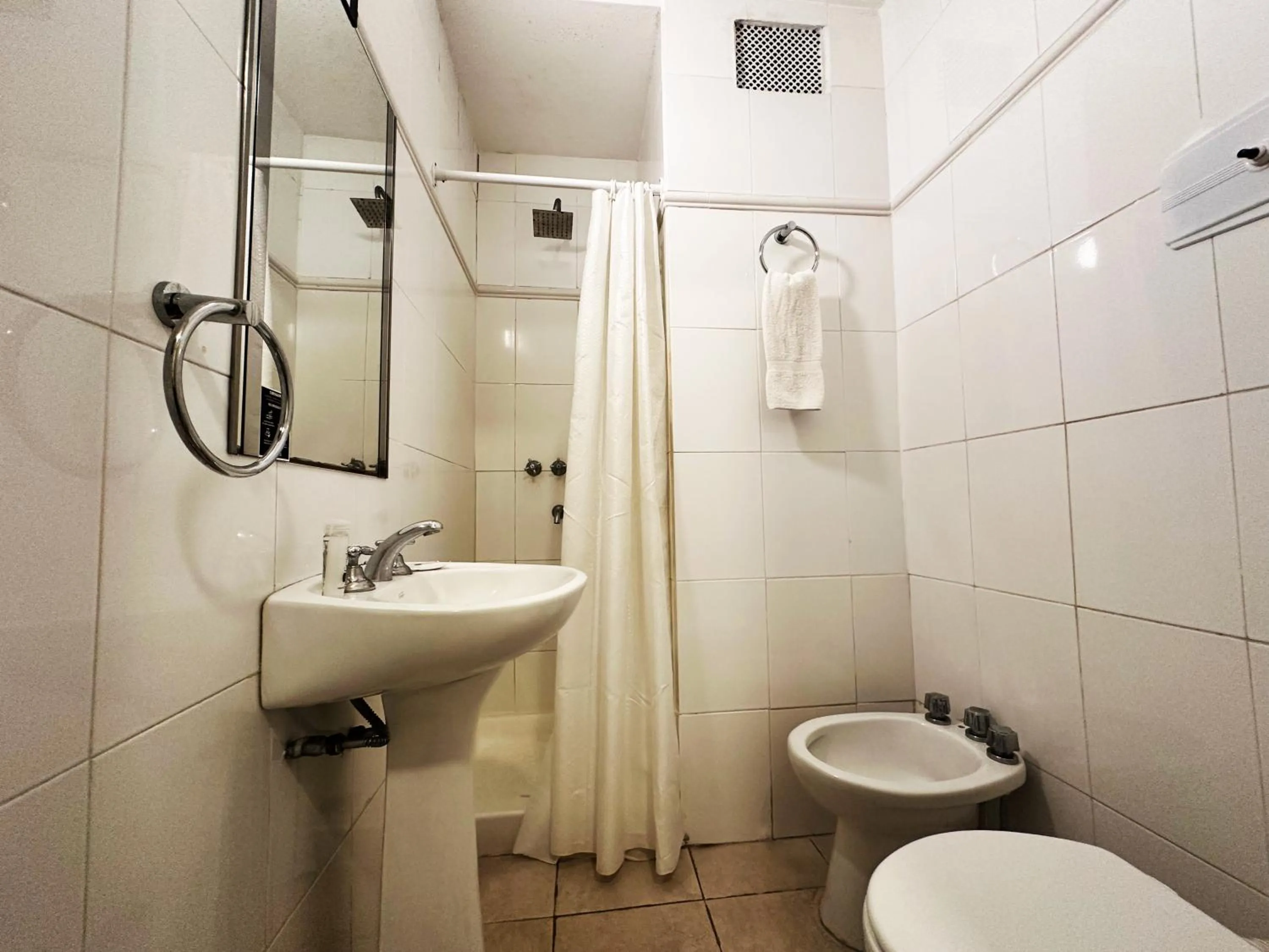 Bathroom in Castelar Hotel Santa Fe