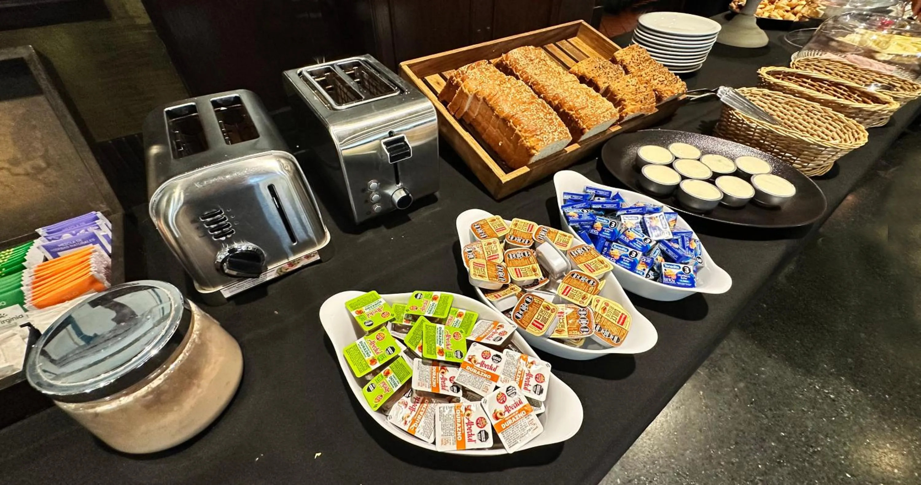 Buffet breakfast in Castelar Hotel Santa Fe