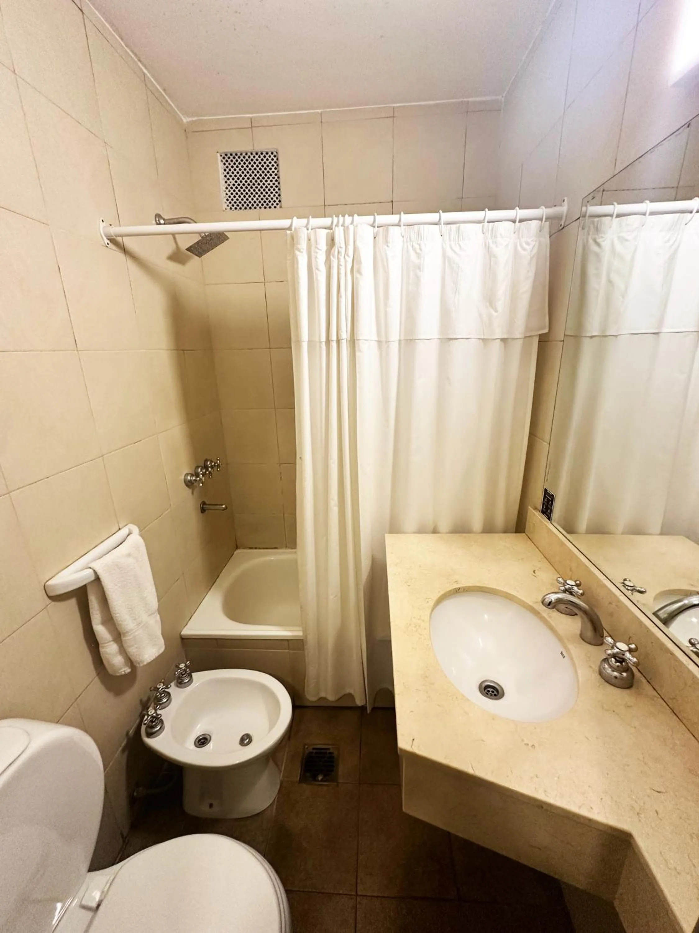 Bathroom in Castelar Hotel Santa Fe